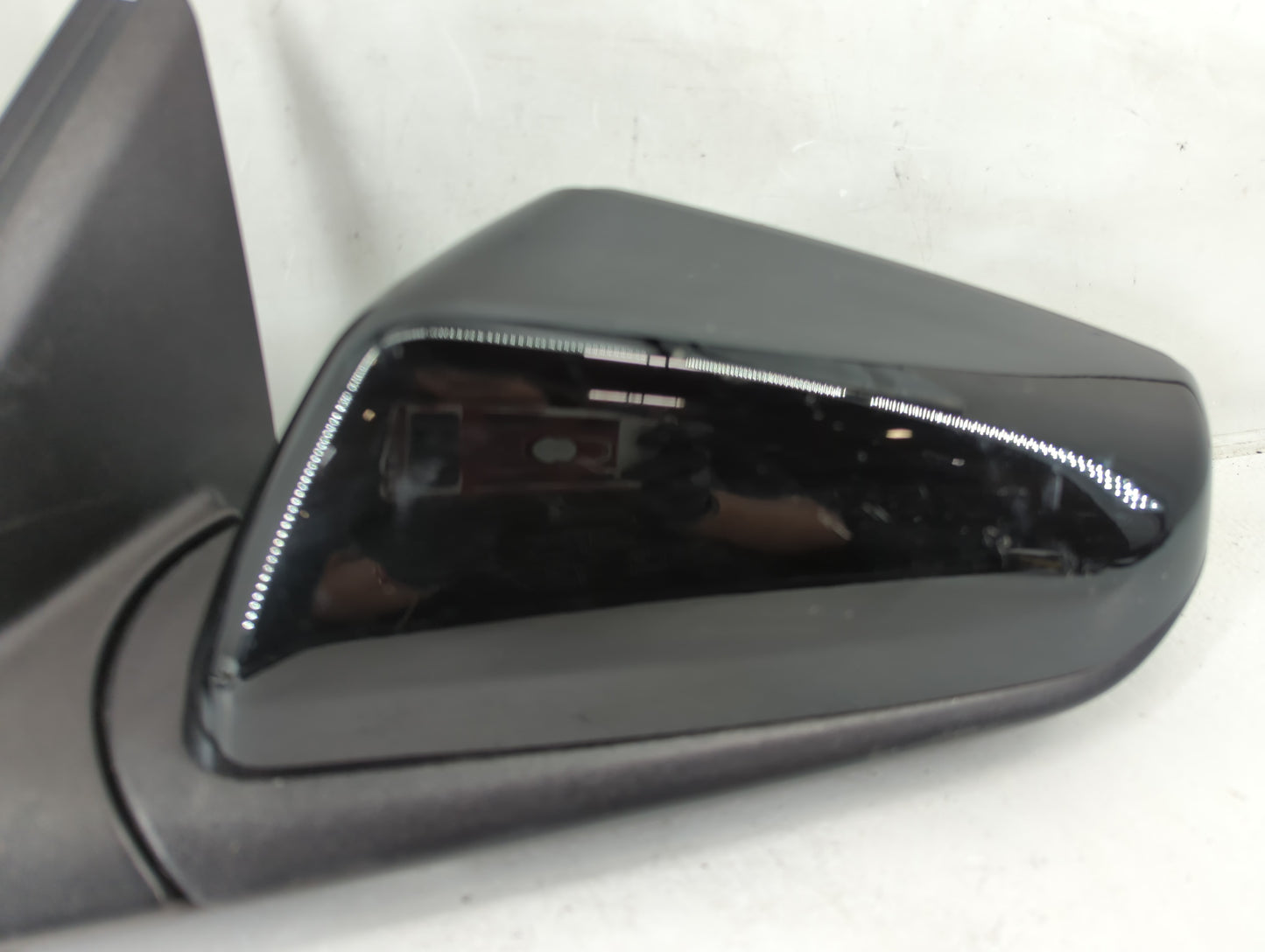 2024 Chevrolet Equinox Driver Side View Mirror - Left Door Mirror OEM Used - Oemusedautoparts1.com