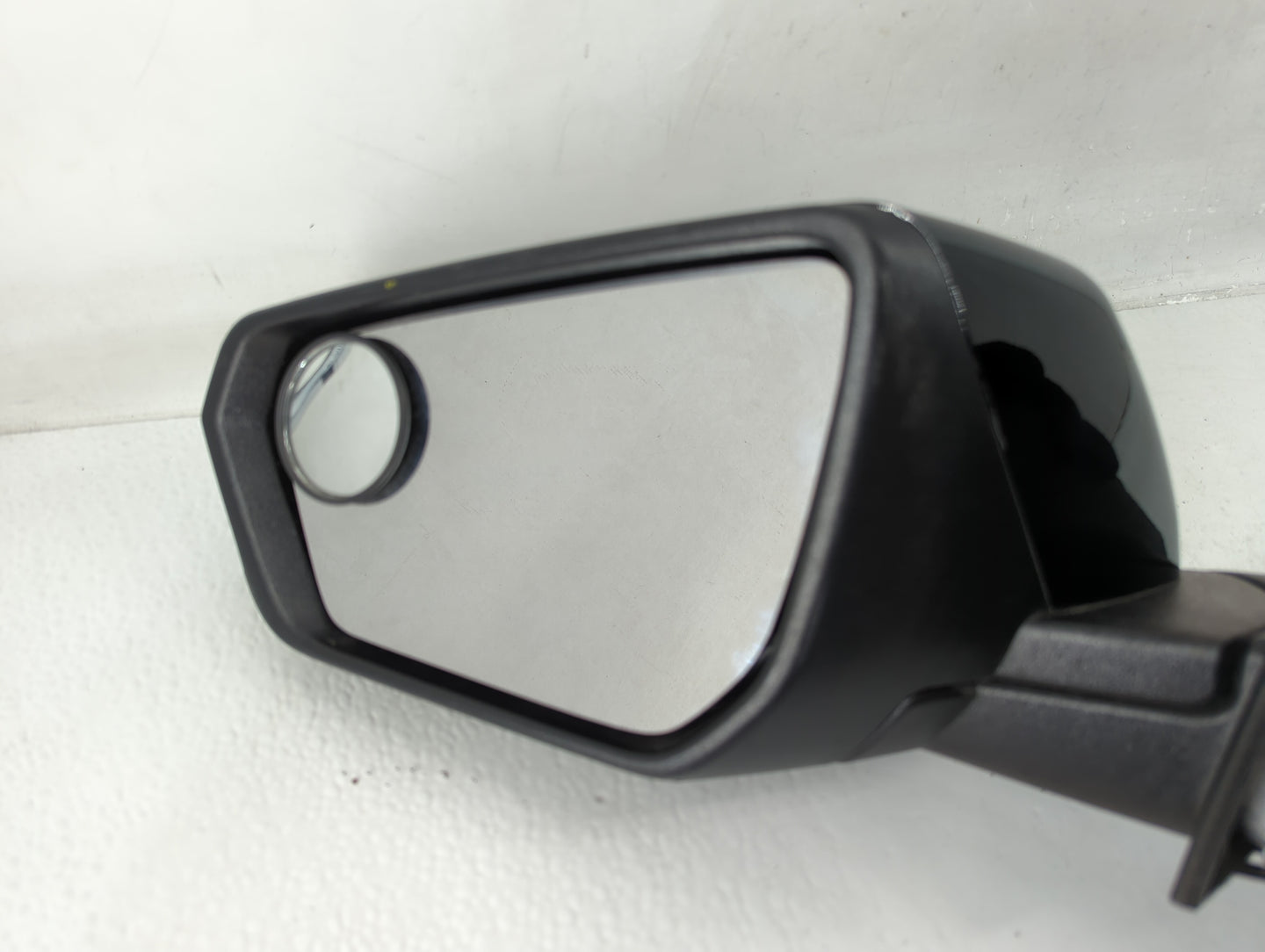 2024 Chevrolet Equinox Driver Side View Mirror - Left Door Mirror OEM Used - Oemusedautoparts1.com