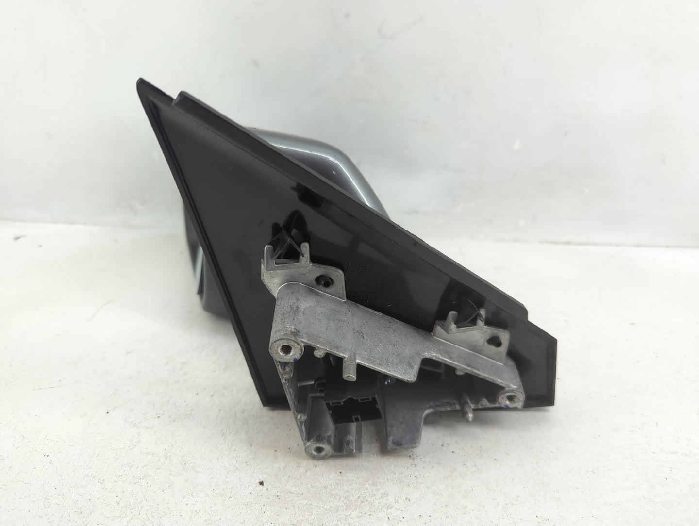 2024 Chevrolet Equinox Driver Side View Mirror - Left Door Mirror OEM Used - Oemusedautoparts1.com