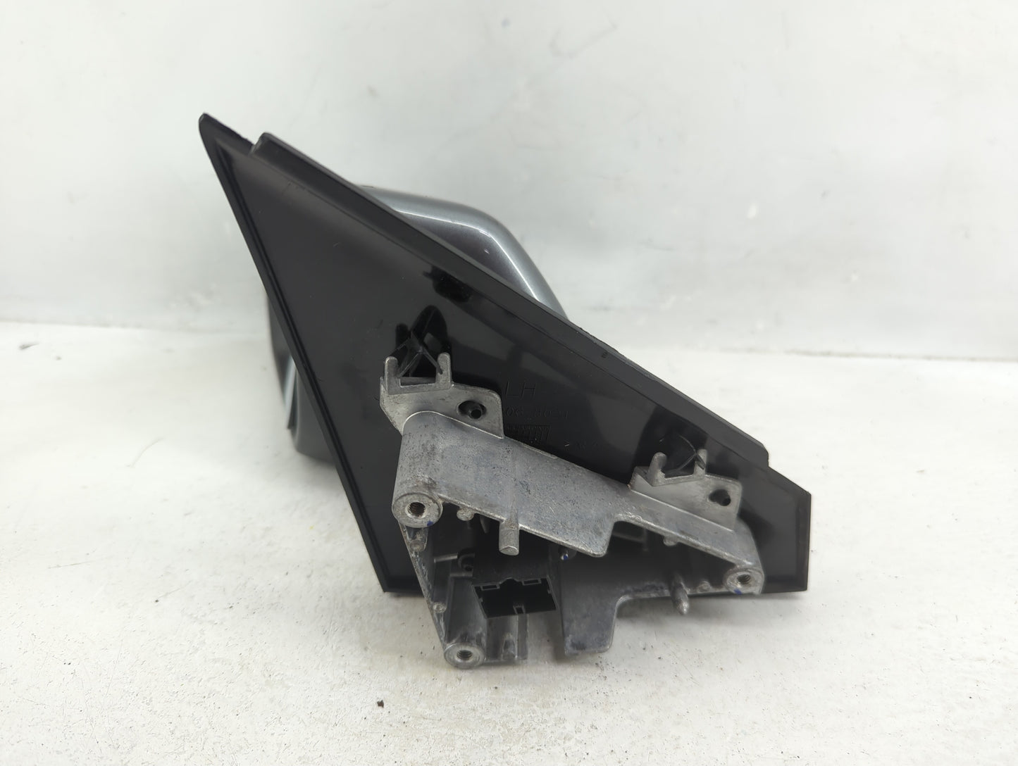 2024 Chevrolet Equinox Driver Side View Mirror - Left Door Mirror OEM Used - Oemusedautoparts1.com