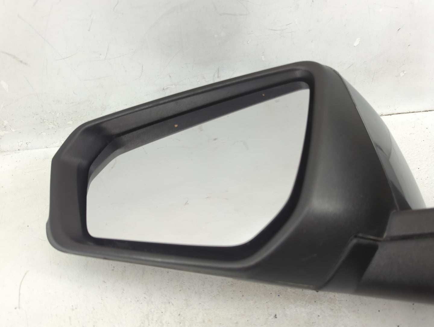 2024 Chevrolet Equinox Driver Side View Mirror - Left Door Mirror OEM Used - Oemusedautoparts1.com