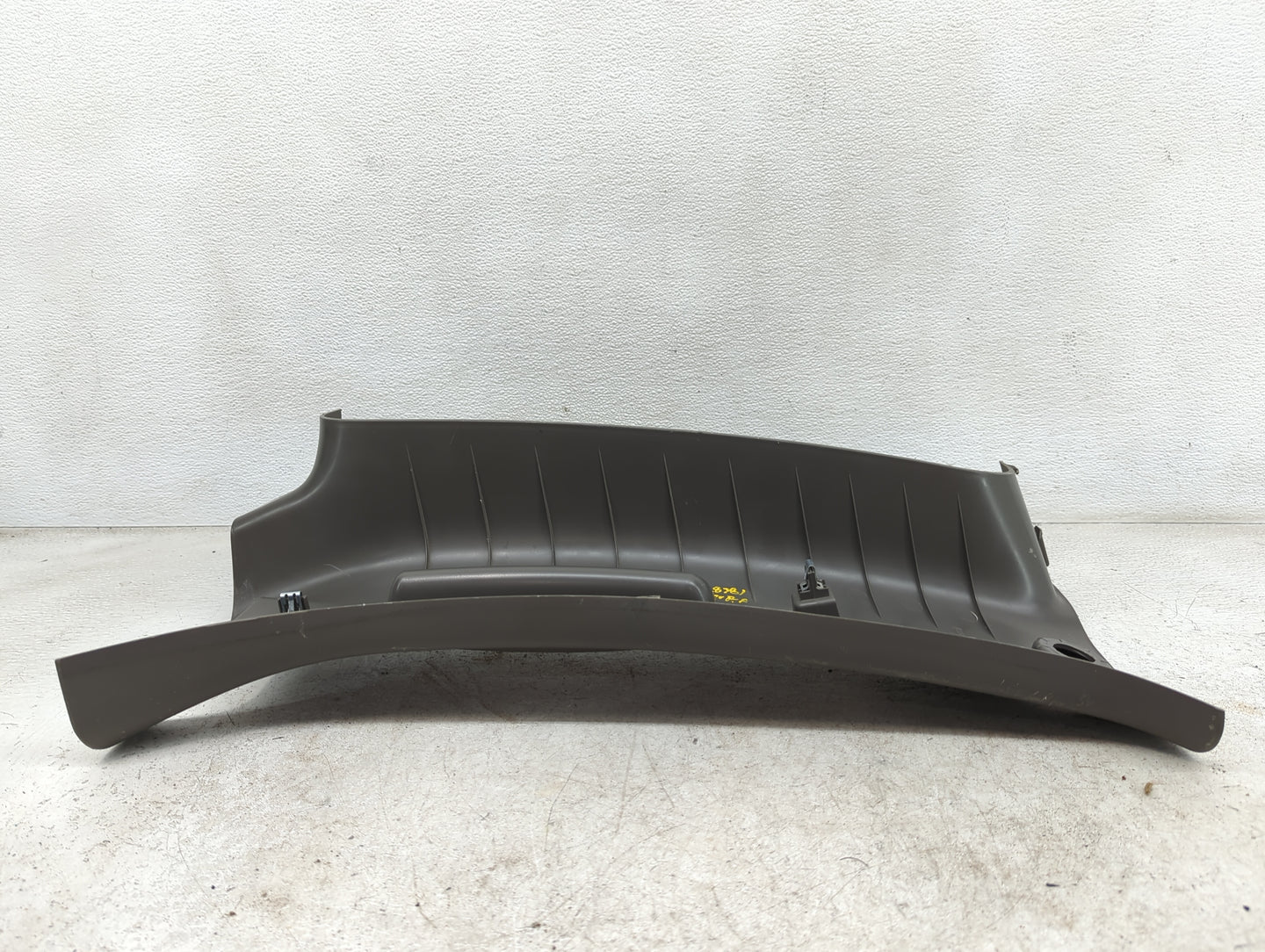 1996-2021 Chevrolet Express 3500 Passenger Center Pillar Oem - Oemusedautoparts1.com