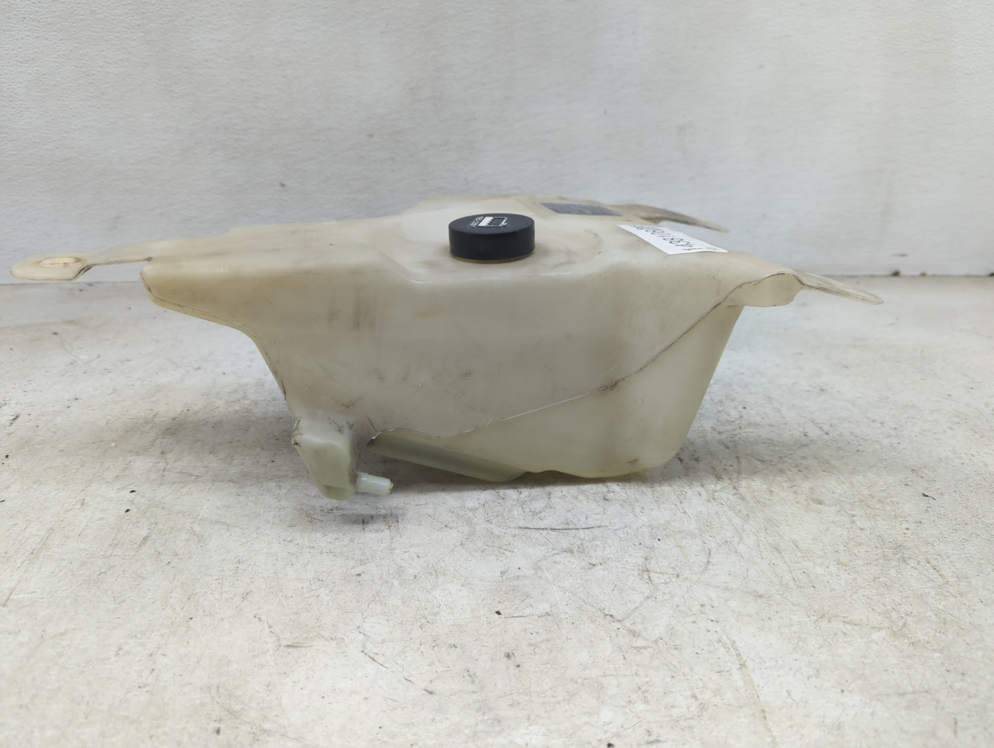 2003 Express 3500 Radiator Coolant Overflow Expansion Tank Bottle - Oemusedautoparts1.com