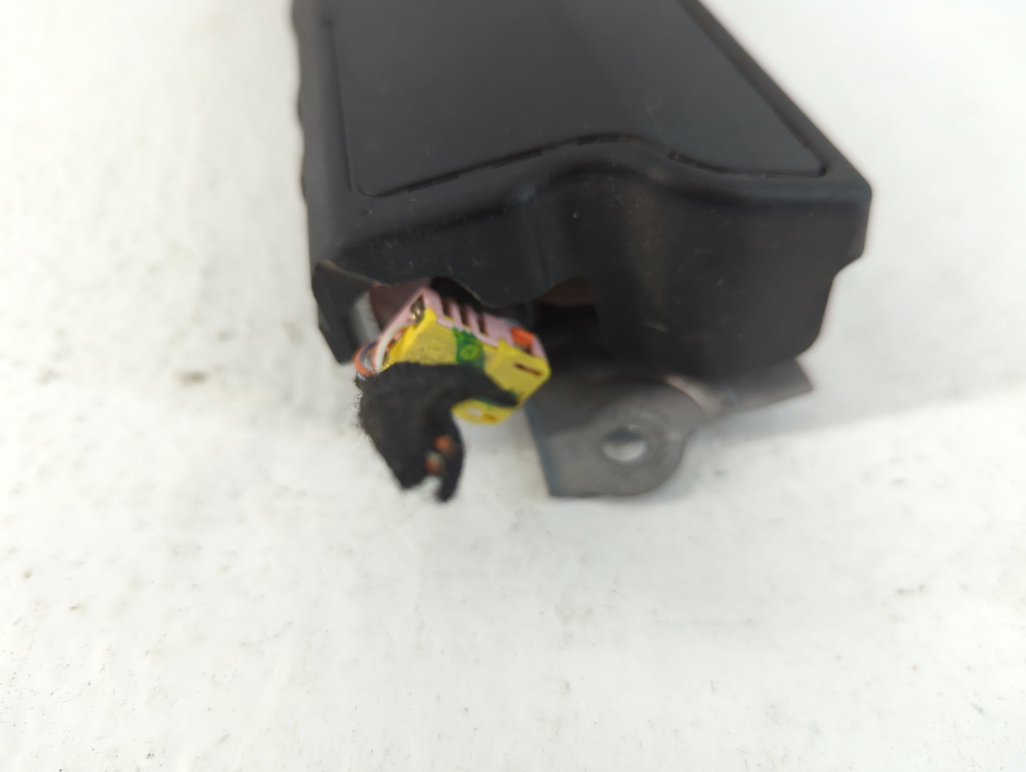 2016-2021 Chevrolet Malibu Air Bag Driver Left Knee OEM P/N:23420286 Fits Fits 2016 2017 2018 2019 2020 2021 OEM Used Auto P