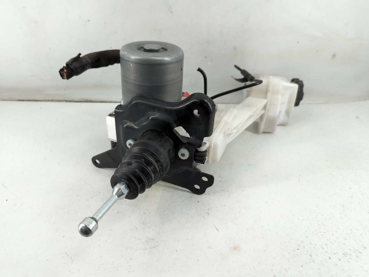 2024 Chevrolet Malibu ABS Pump Control Module Replacement P/N:42873956 Fits OEM Used Auto Parts - Oemusedautoparts1.com