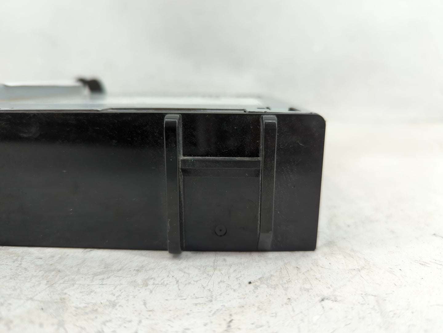 2024 Chevrolet Malibu Radio AM FM Cd Player Receiver Replacement P/N:555343750 86810839 Fits OEM Used Auto Parts - Oemusedau