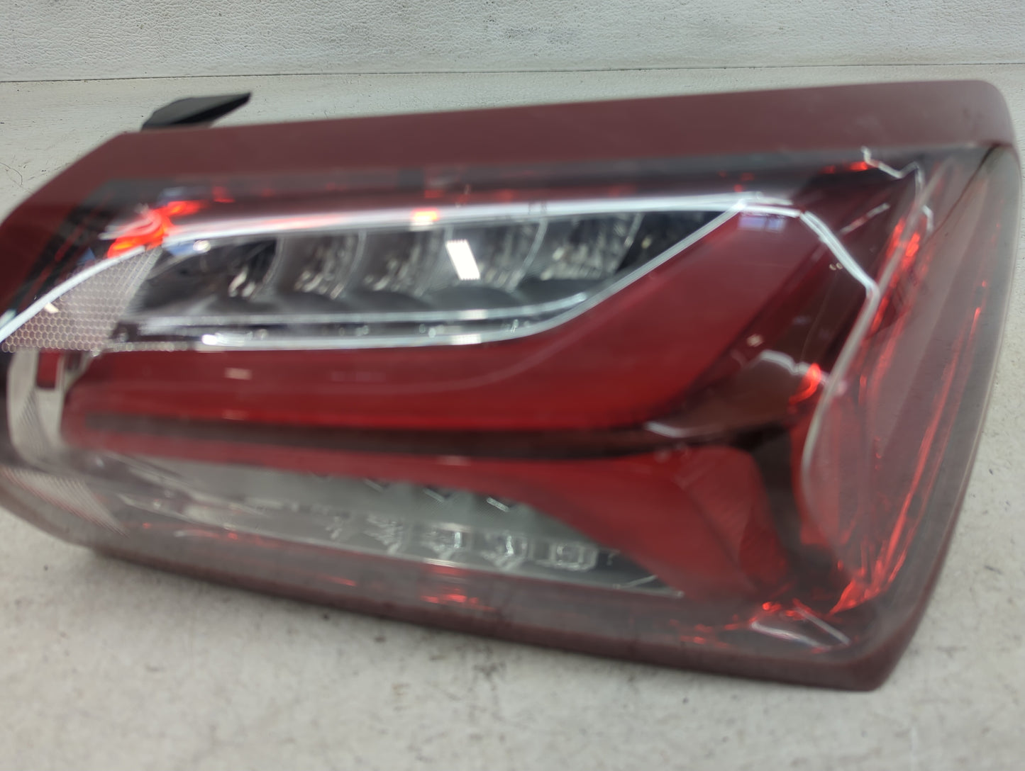 2019-2021 Chevrolet Malibu Tail Light Assembly Passenger Right OEM P/N:84595943 Fits Fits 2019 2020 2021 OEM Used Auto Parts