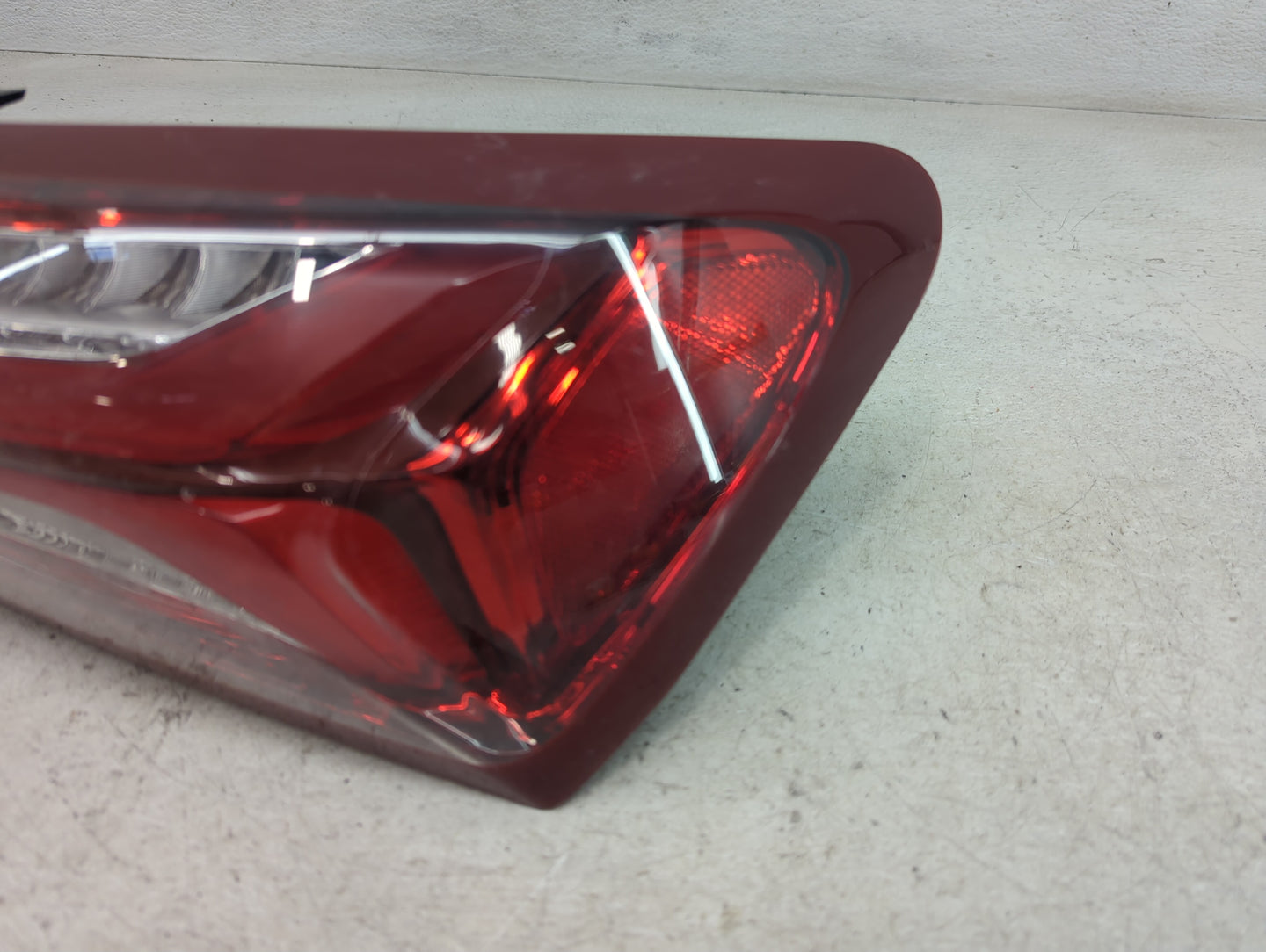 2019-2021 Chevrolet Malibu Tail Light Assembly Passenger Right OEM P/N:84595943 Fits Fits 2019 2020 2021 OEM Used Auto Parts