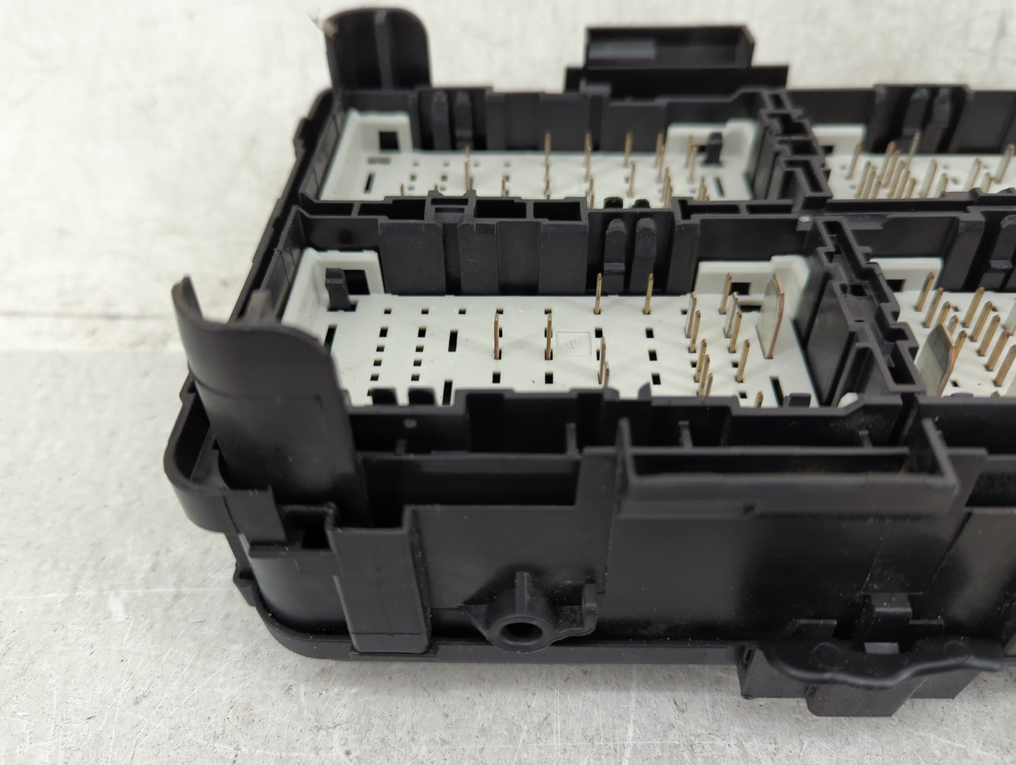 2024 Chevrolet Malibu Fusebox Fuse Box Panel Relay Module Fits OEM Used Auto Parts - Oemusedautoparts1.com