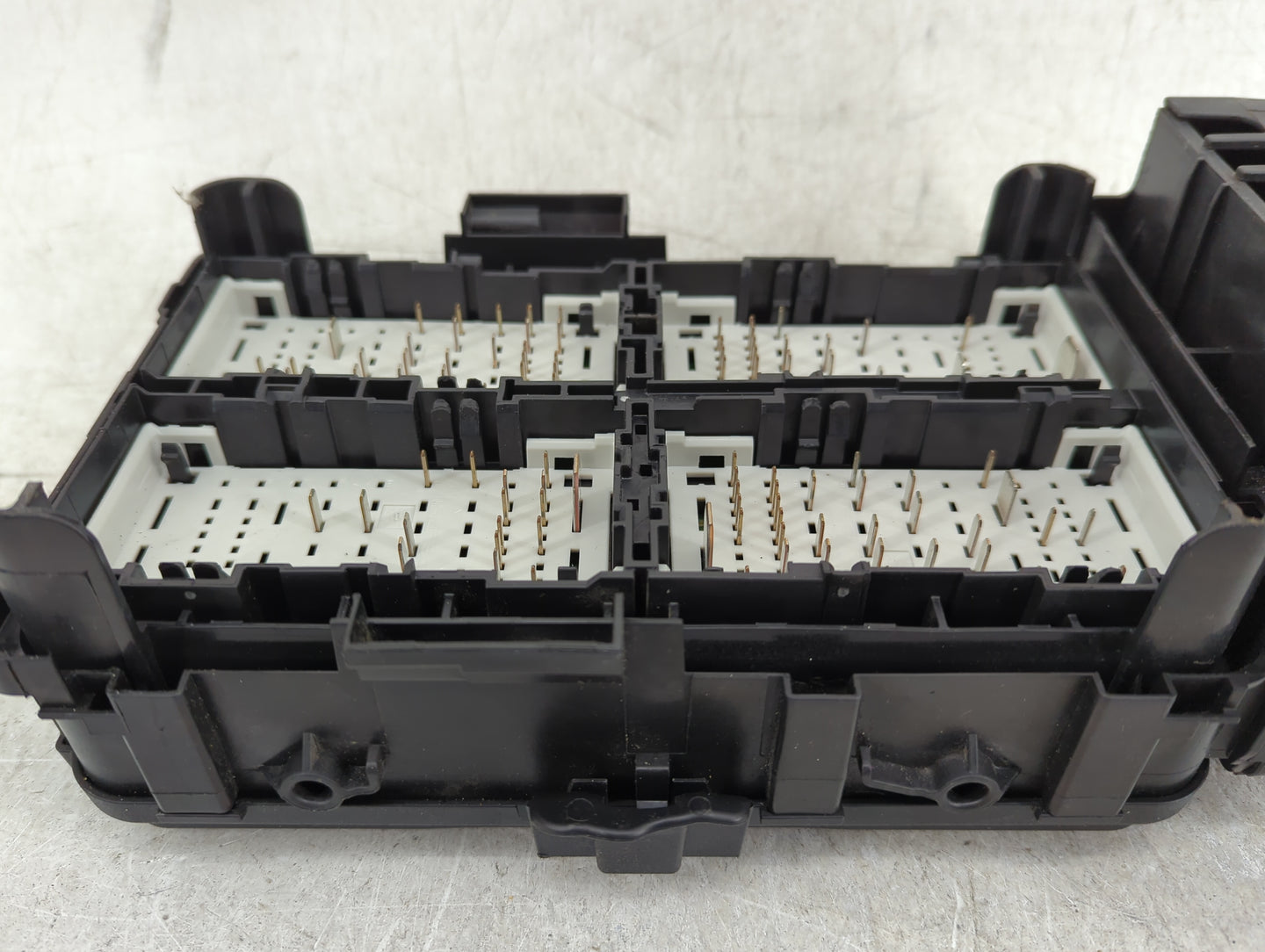 2024 Chevrolet Malibu Fusebox Fuse Box Panel Relay Module Fits OEM Used Auto Parts - Oemusedautoparts1.com