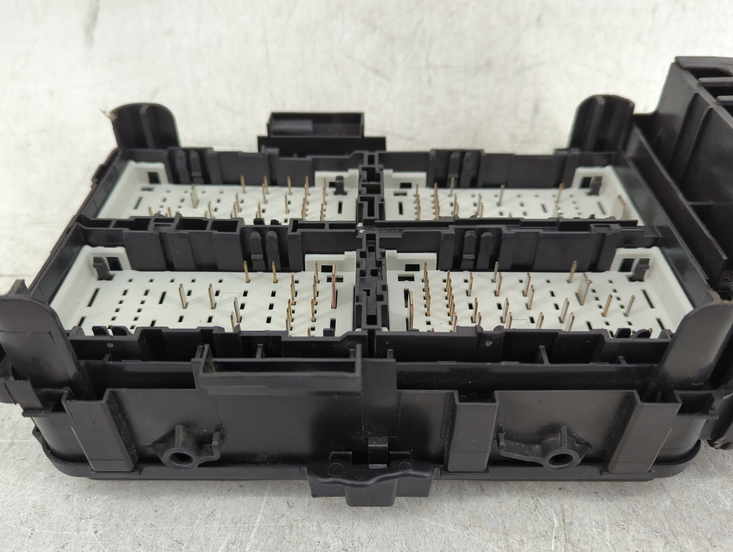 2024 Chevrolet Malibu Fusebox Fuse Box Panel Relay Module Fits OEM Used Auto Parts - Oemusedautoparts1.com