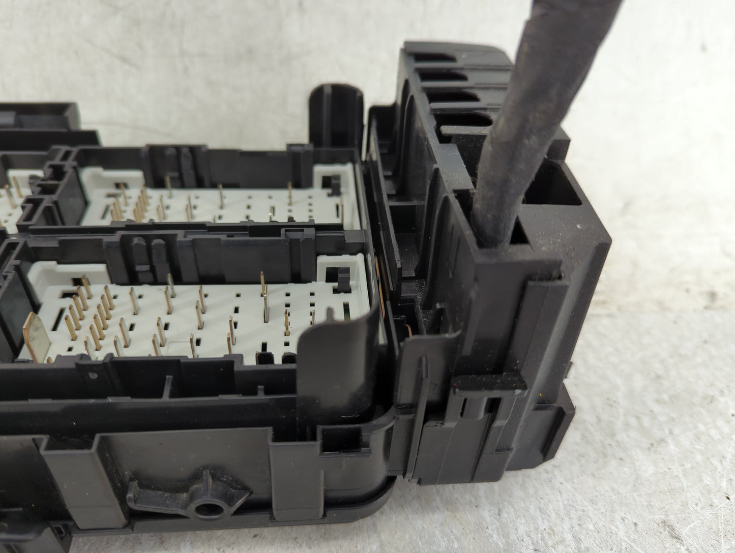 2024 Chevrolet Malibu Fusebox Fuse Box Panel Relay Module Fits OEM Used Auto Parts - Oemusedautoparts1.com