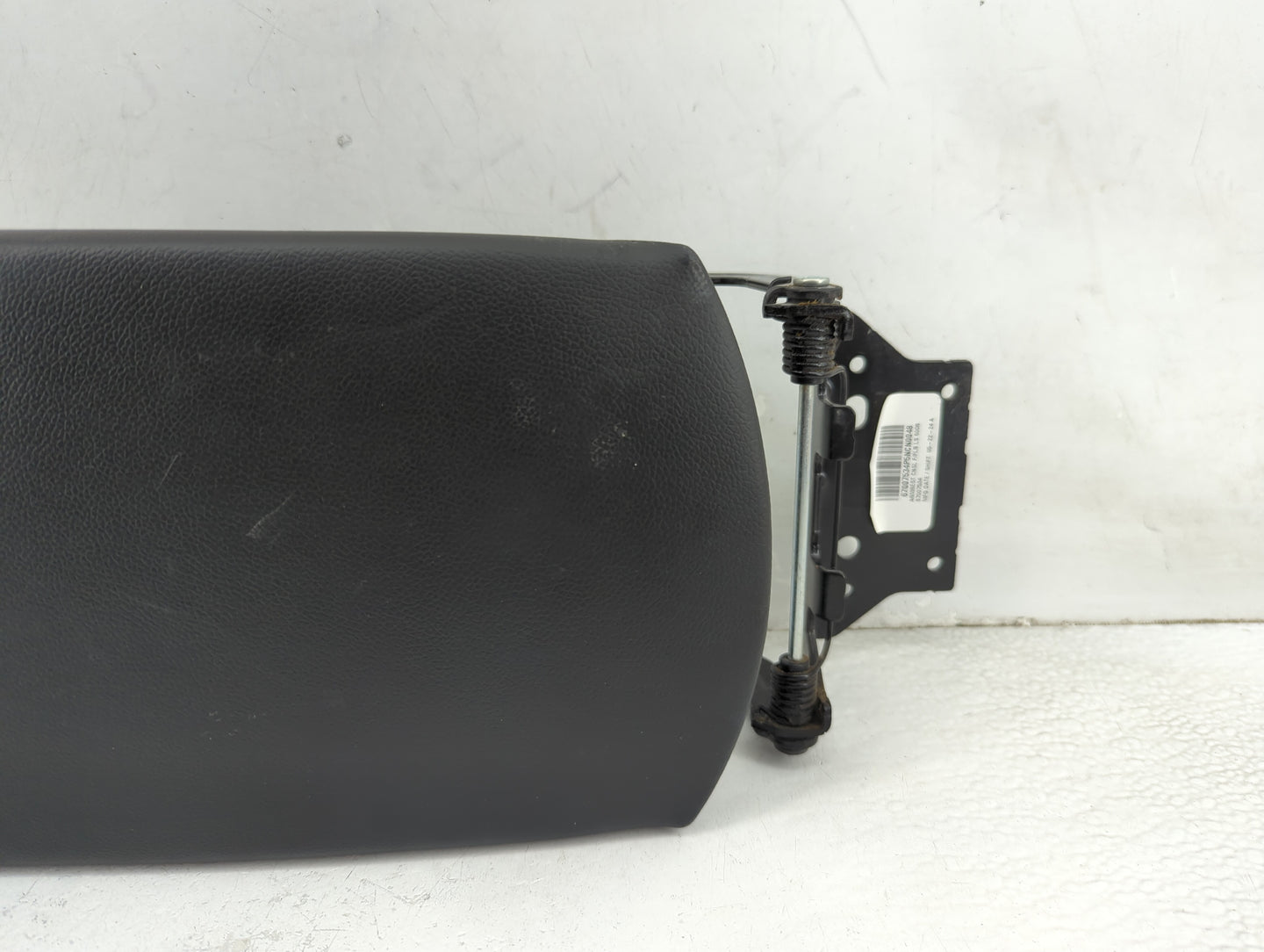 2024 Chevrolet Malibu Center Console Armrest Cover Lid P/N:1251040 Fits OEM Used Auto Parts - Oemusedautoparts1.com