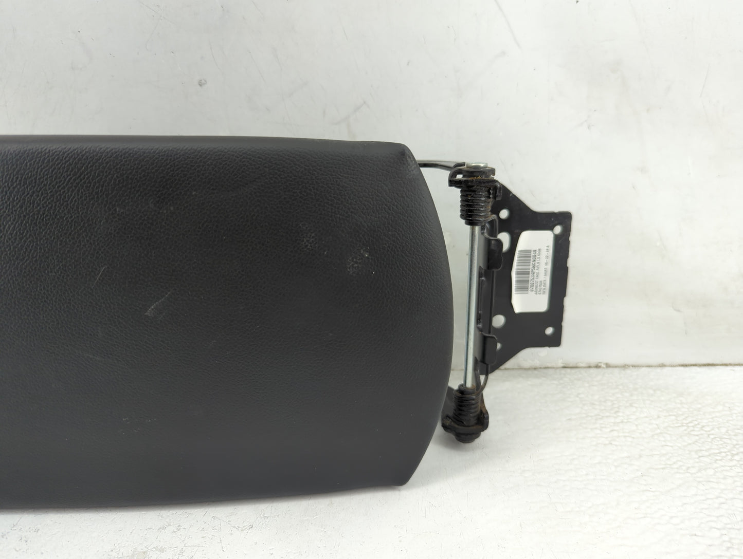 2024 Chevrolet Malibu Center Console Armrest Cover Lid P/N:1251040 Fits OEM Used Auto Parts - Oemusedautoparts1.com
