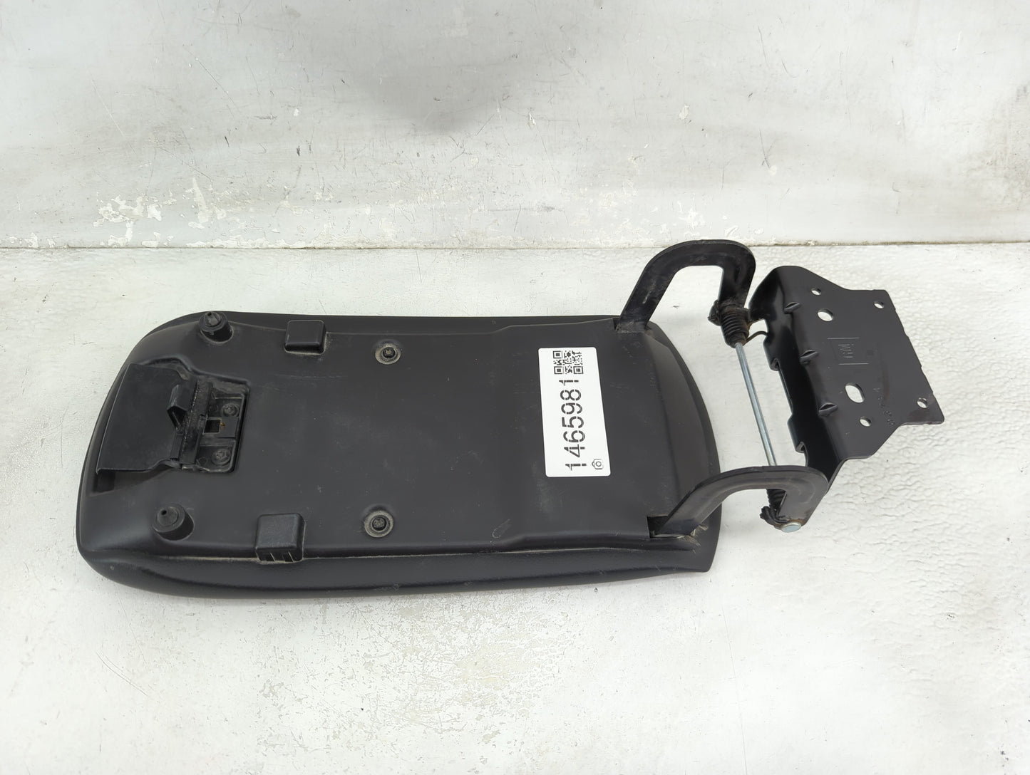 2024 Chevrolet Malibu Center Console Armrest Cover Lid P/N:1251040 Fits OEM Used Auto Parts - Oemusedautoparts1.com