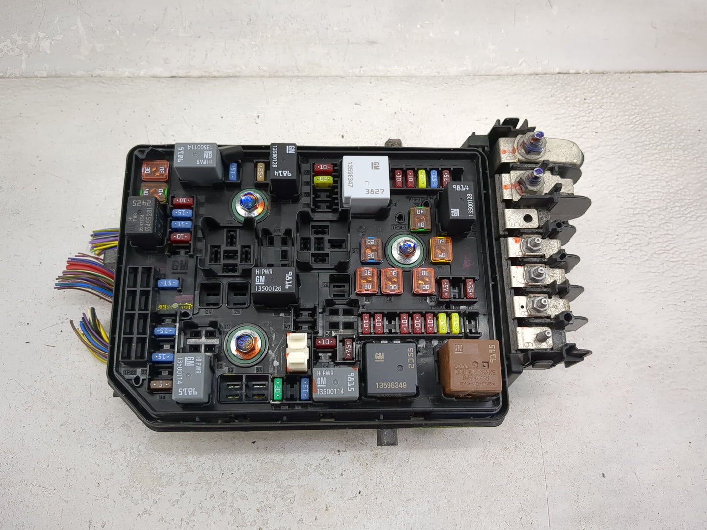 2024 Chevrolet Malibu Fusebox Fuse Box Panel Relay Module P/N:86774909 85114017, 13598347, 13598349, 13598348, 13500128 Fits