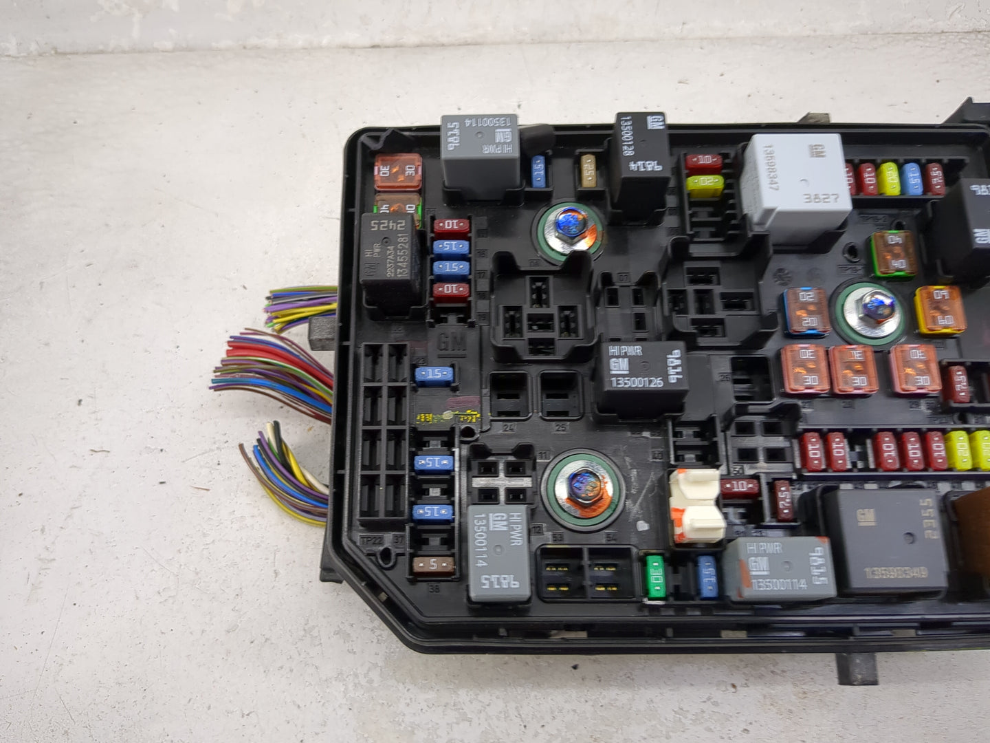 2024 Chevrolet Malibu Fusebox Fuse Box Panel Relay Module P/N:86774909 85114017, 13598347, 13598349, 13598348, 13500128 Fits
