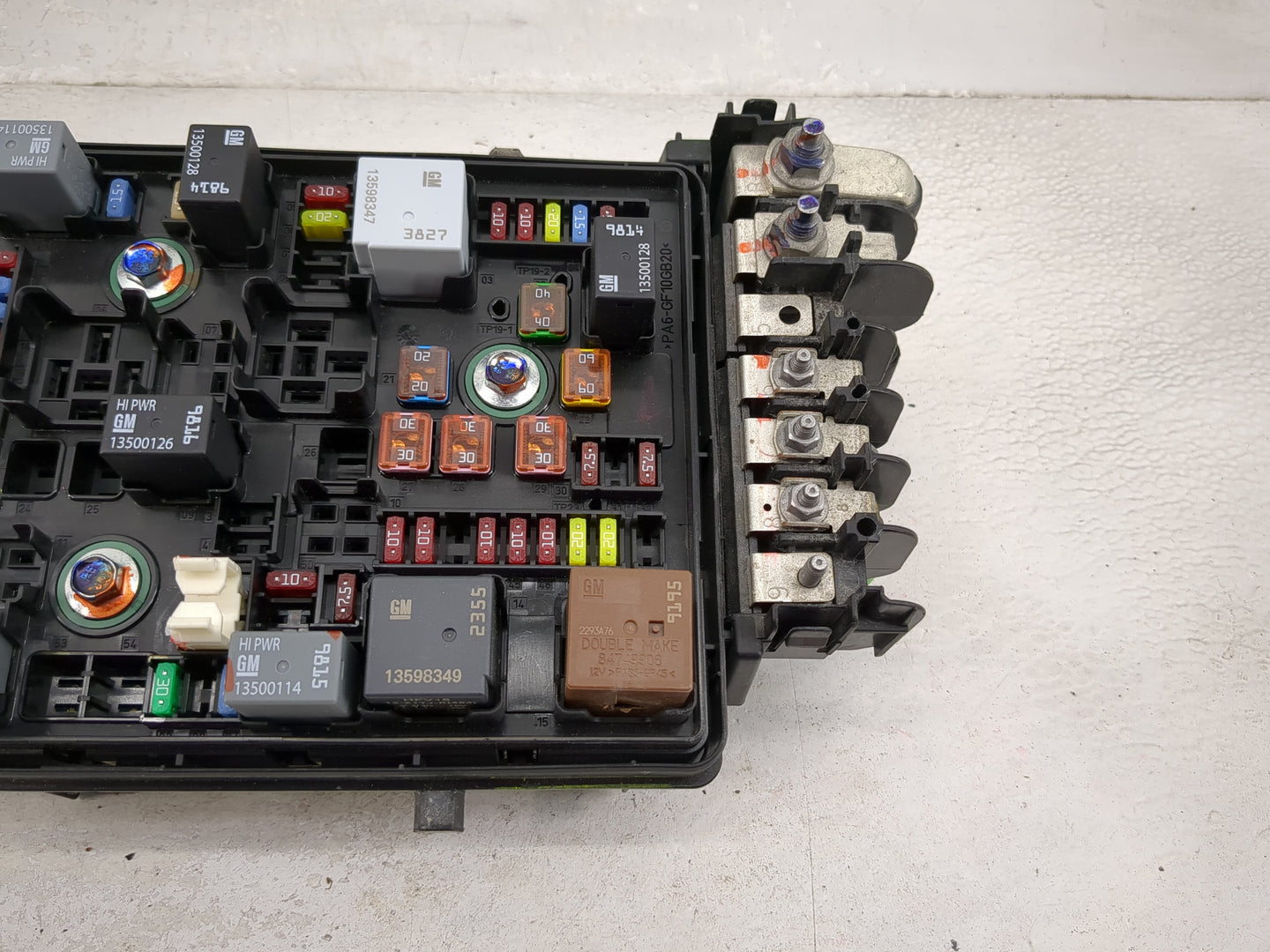 2024 Chevrolet Malibu Fusebox Fuse Box Panel Relay Module P/N:86774909 85114017, 13598347, 13598349, 13598348, 13500128 Fits