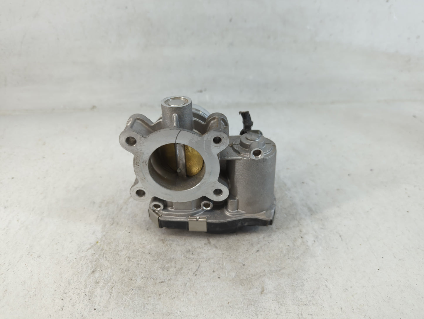 2016-2021 Chevrolet Malibu Throttle Body P/N:12671379AA Fits Fits 2016 2017 2018 2019 2020 2021 2022 OEM Used Auto Parts - O