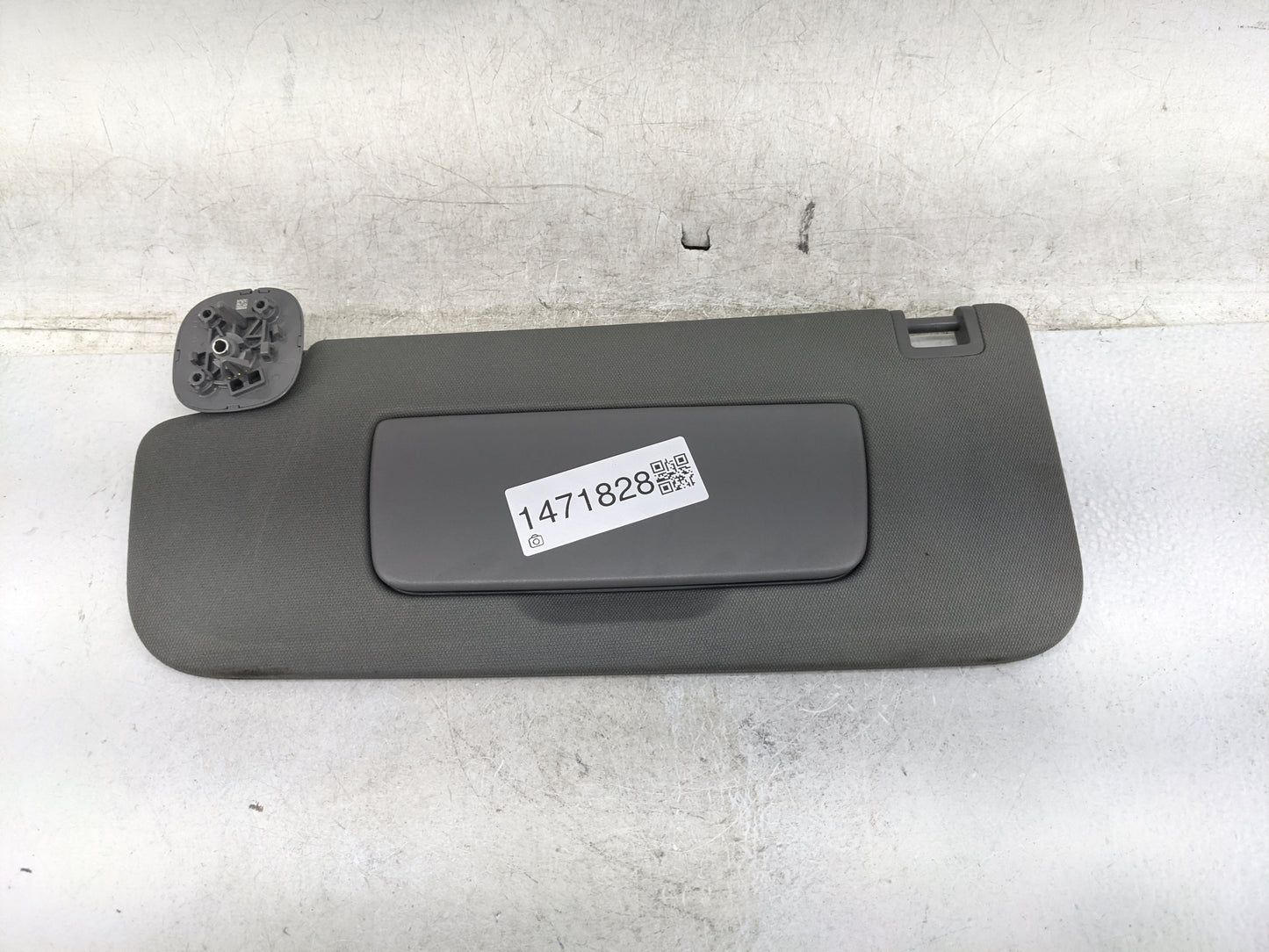 2019-2022 Chevrolet Silverado 1500 Sun Visor Shade Replacement Driver Left Mirror Fits Fits 2019 2020 2021 2022 OEM Used Aut