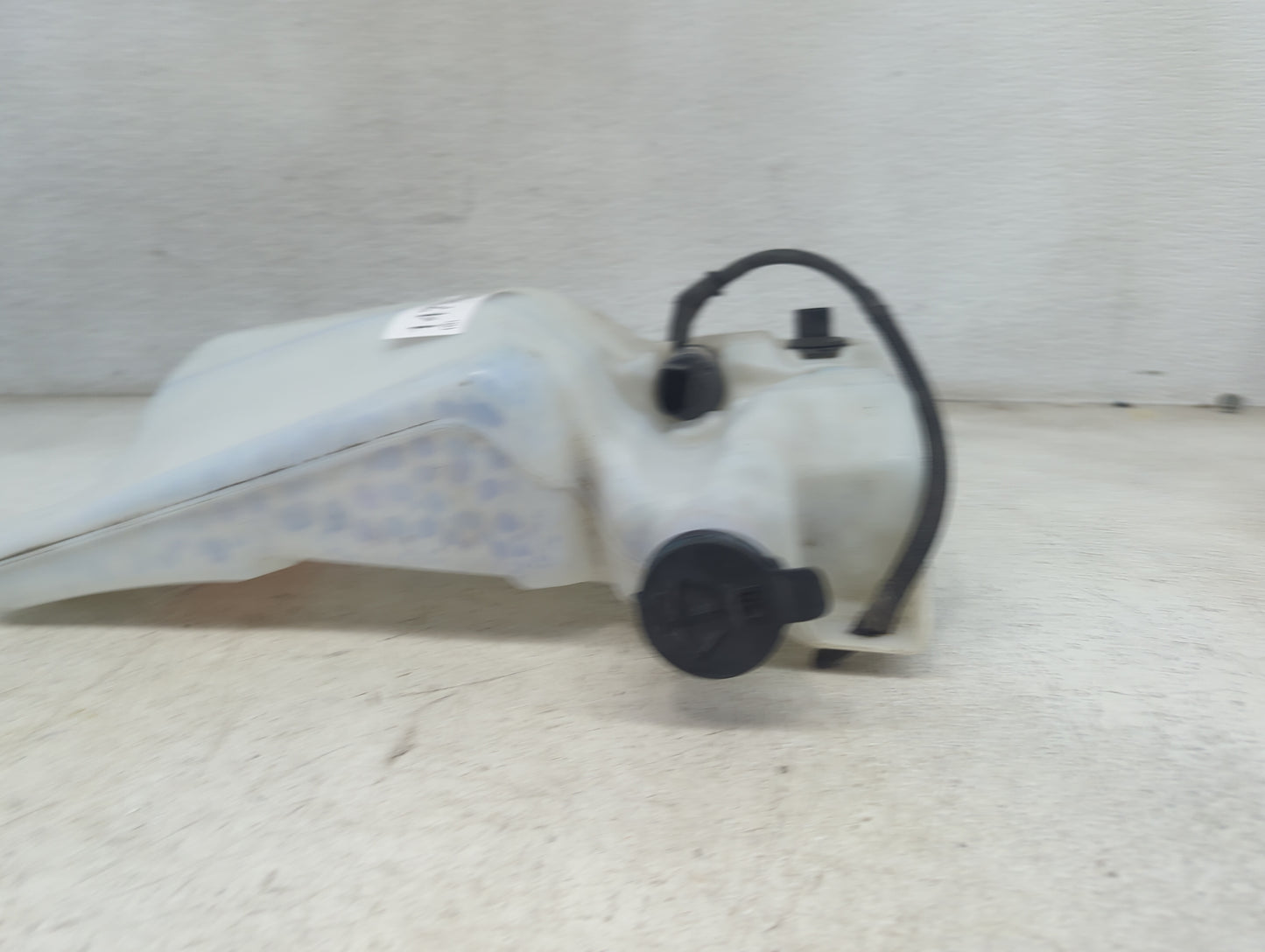 2024 Silverado 1500 Windshield Washer Fluid Reservoir Bottle Oem - Oemusedautoparts1.com