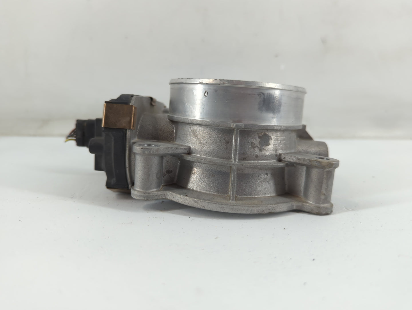 2015-2022 Chevrolet Tahoe Throttle Body P/N:12678224 Fits Fits 2014 2015 2016 2017 2018 2019 2020 2021 2022 OEM Used Auto Pa