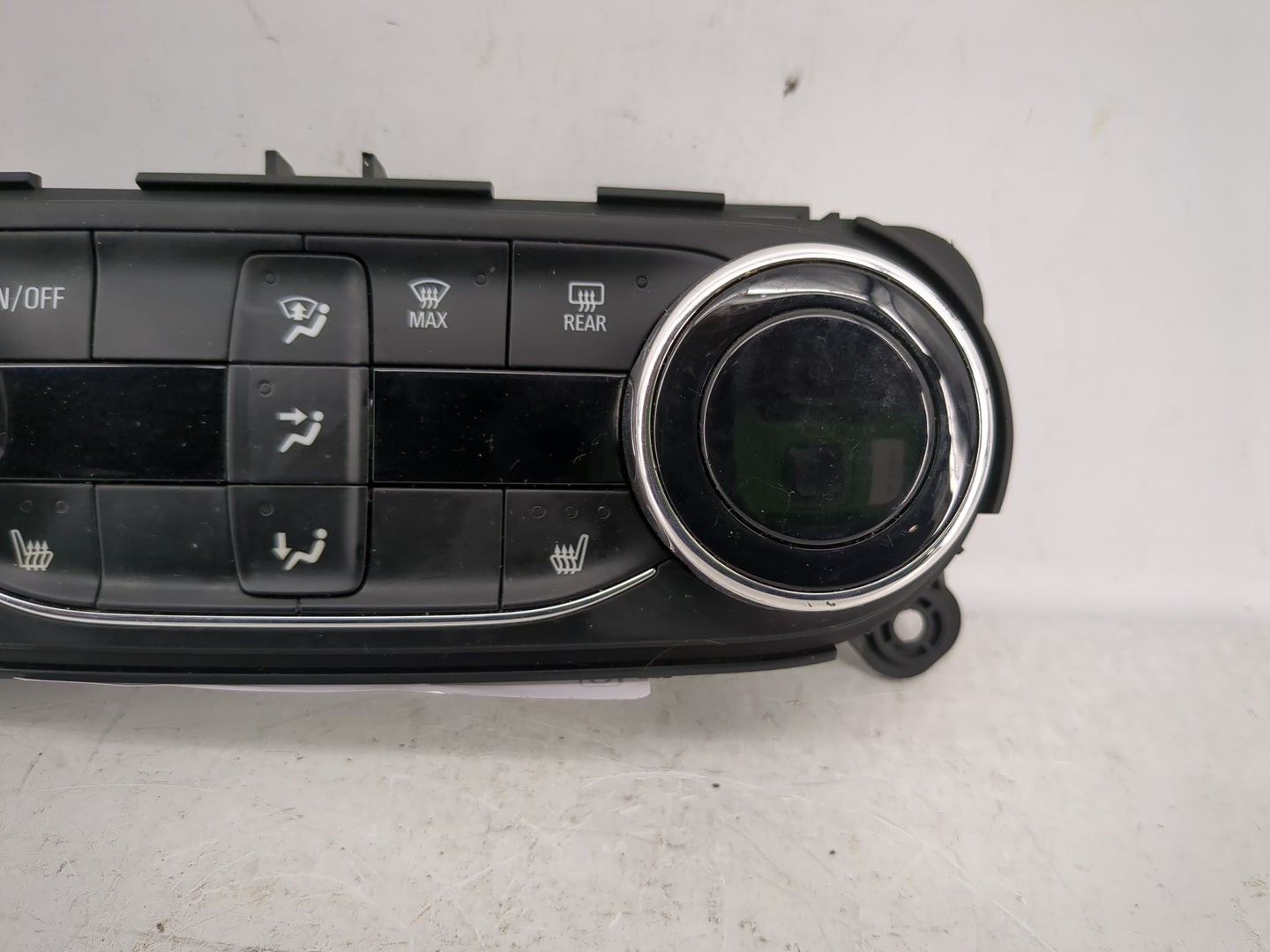 2024 Chevrolet Trailblazer Climate Control Module Temperature AC/Heater Replacement P/N:42854938 Fits OEM Used Auto Parts - 