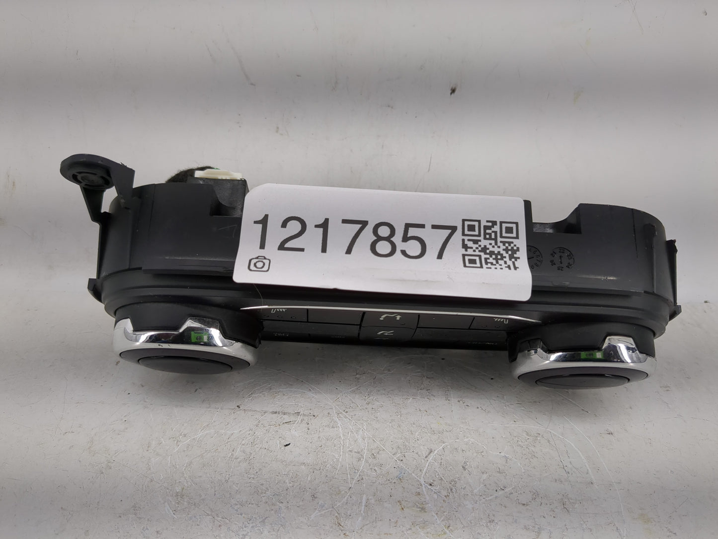 2024 Chevrolet Trailblazer Climate Control Module Temperature AC/Heater Replacement P/N:42854938 Fits OEM Used Auto Parts - 