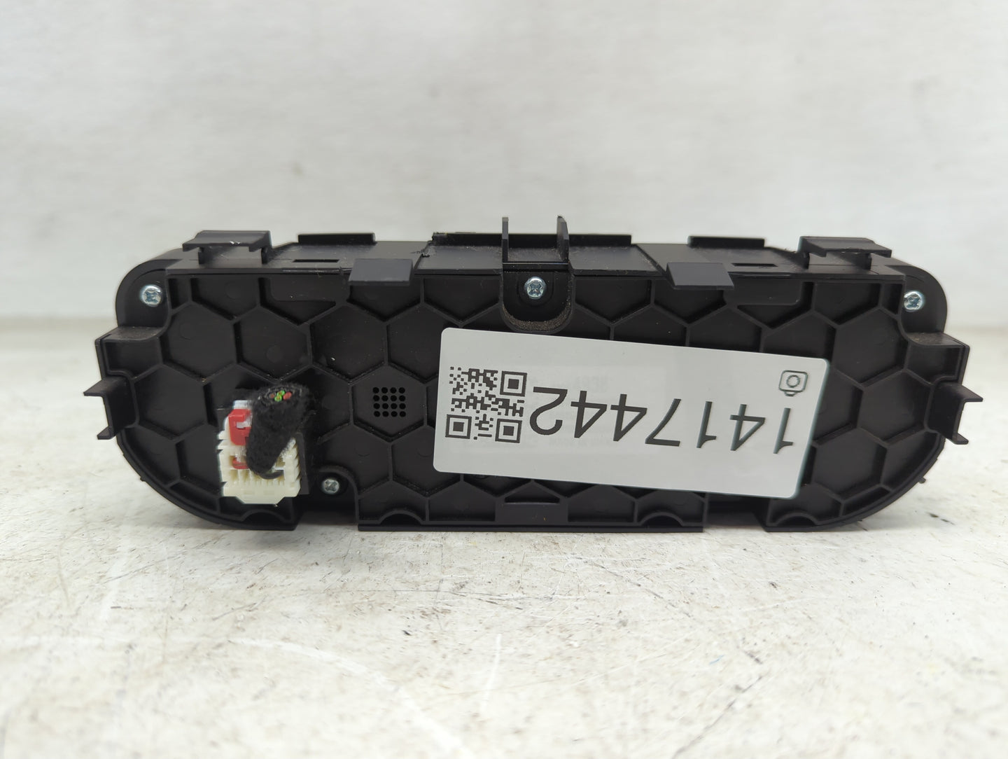 2021-2022 Chevrolet Trailblazer Climate Control Module Temperature AC/Heater Replacement Fits Fits 2021 2022 OEM Used Auto P