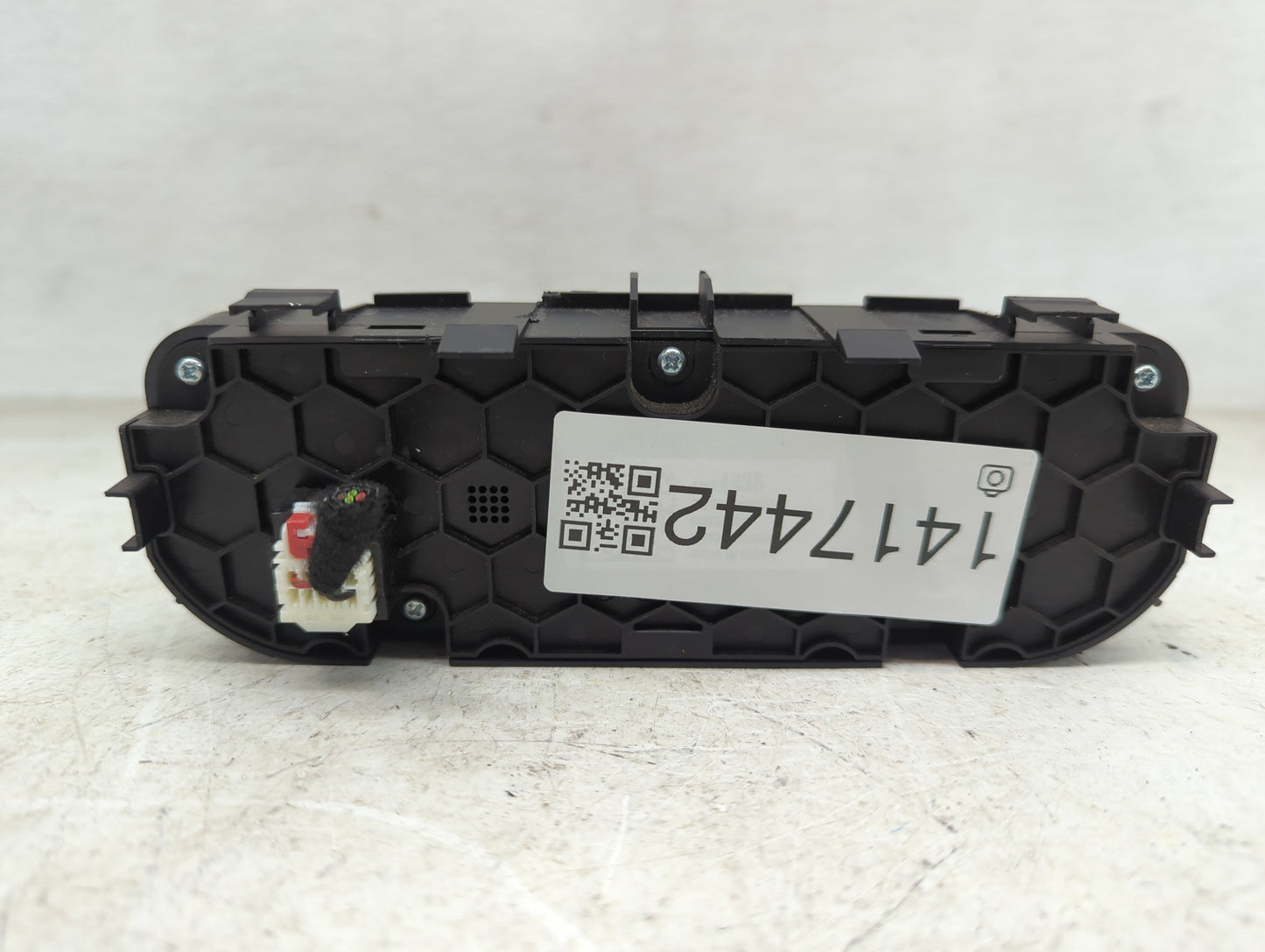 2021-2022 Chevrolet Trailblazer Climate Control Module Temperature AC/Heater Replacement Fits Fits 2021 2022 OEM Used Auto P