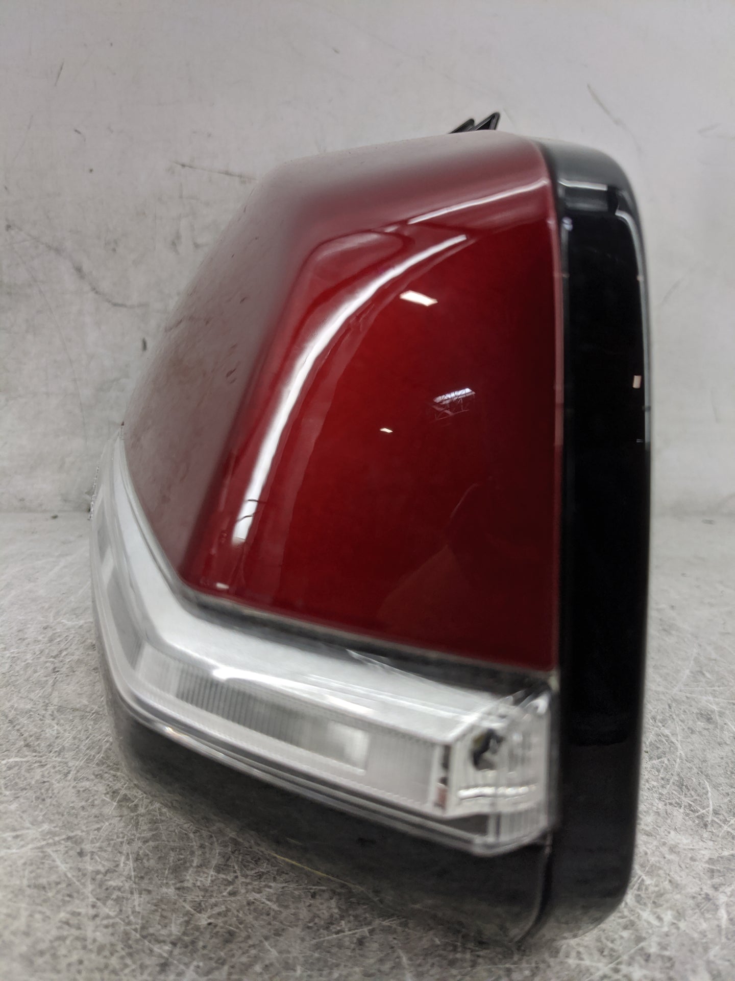 2024 Chevrolet Traverse Driver Side View Mirror - Left Door Mirror OEM Used - Oemusedautoparts1.com
