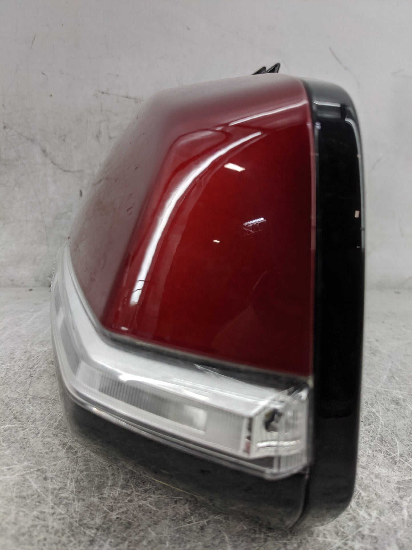 2024 Chevrolet Traverse Driver Side View Mirror - Left Door Mirror OEM Used - Oemusedautoparts1.com