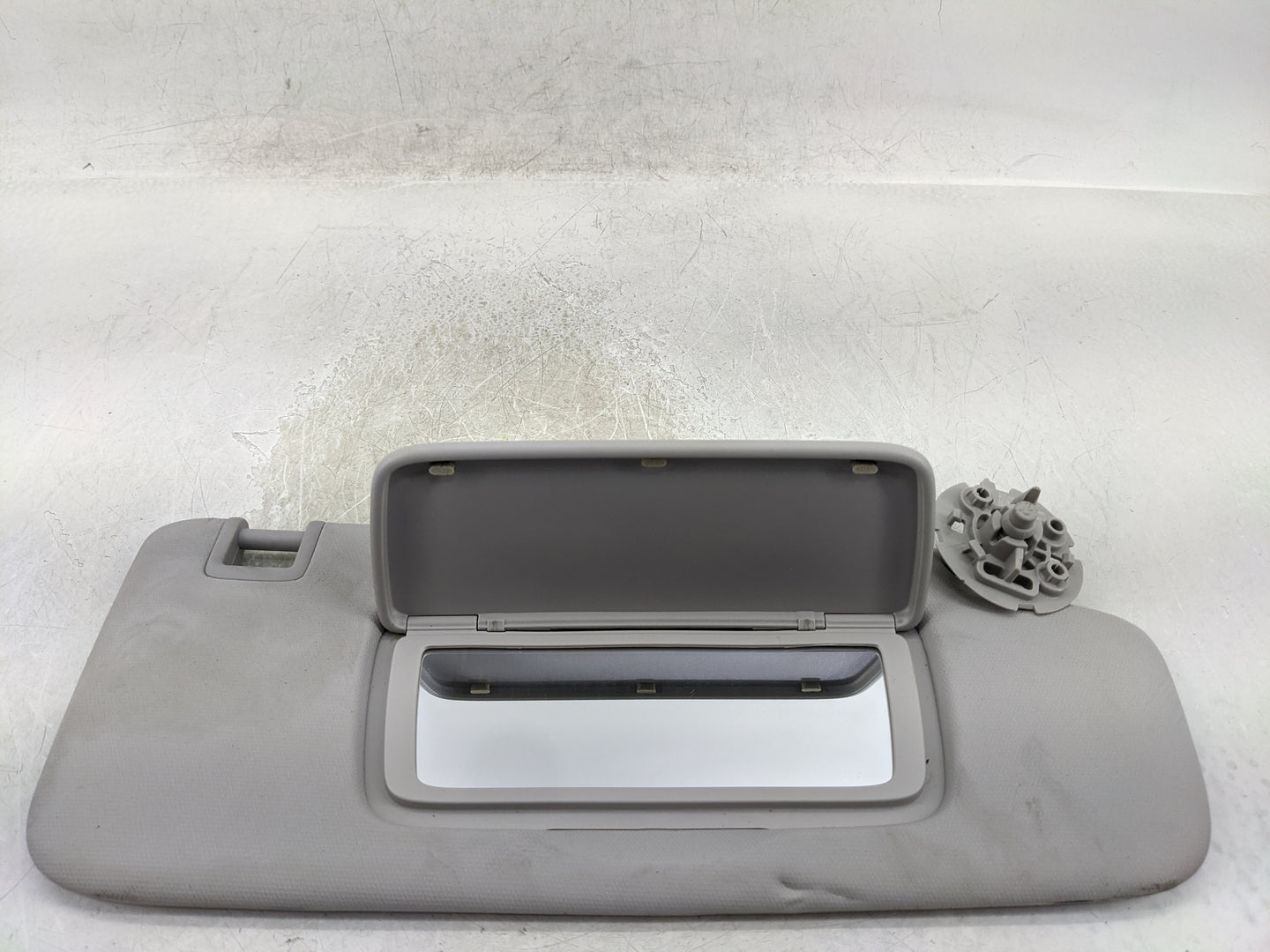 2024 Chevrolet Trax Sun Visor Shade Replacement Passenger Right Mirror Fits OEM Used Auto Parts - Oemusedautoparts1.com