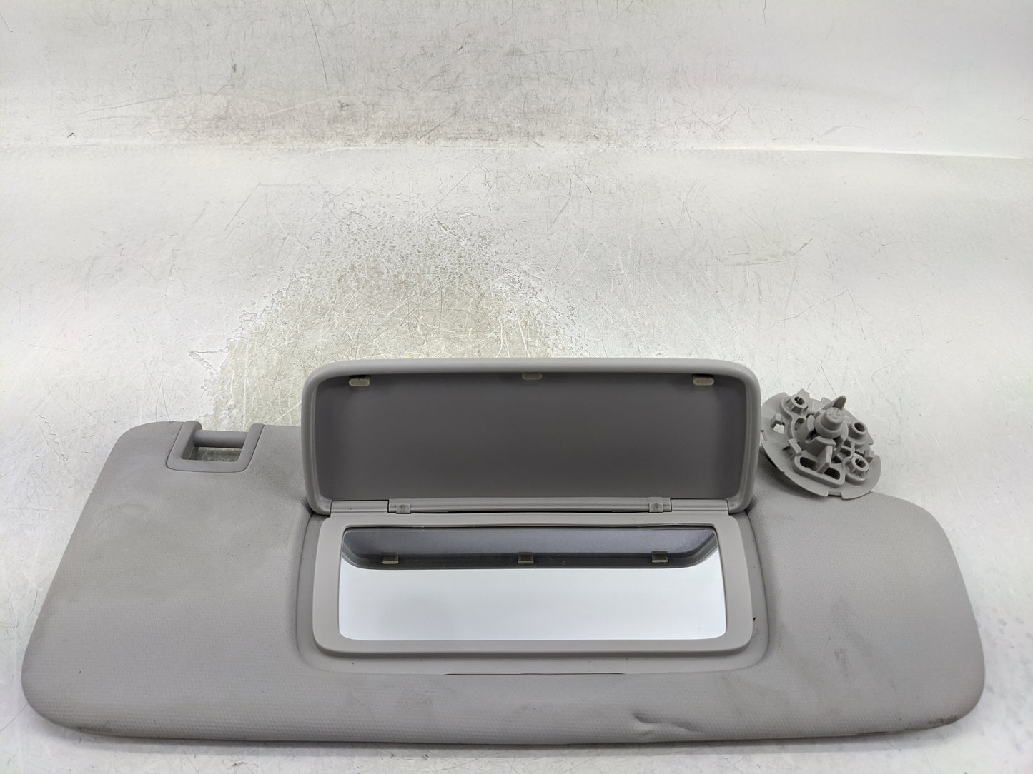 2024 Chevrolet Trax Sun Visor Shade Replacement Passenger Right Mirror Fits OEM Used Auto Parts - Oemusedautoparts1.com