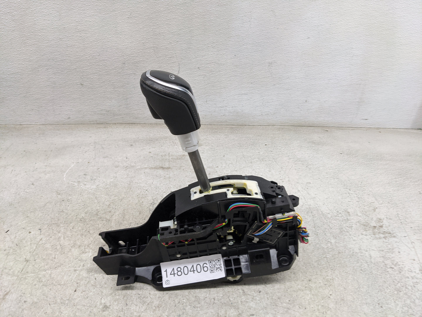 2024 Chevrolet Trax Floor Console Assembly Shifter - Oemusedautoparts1.com