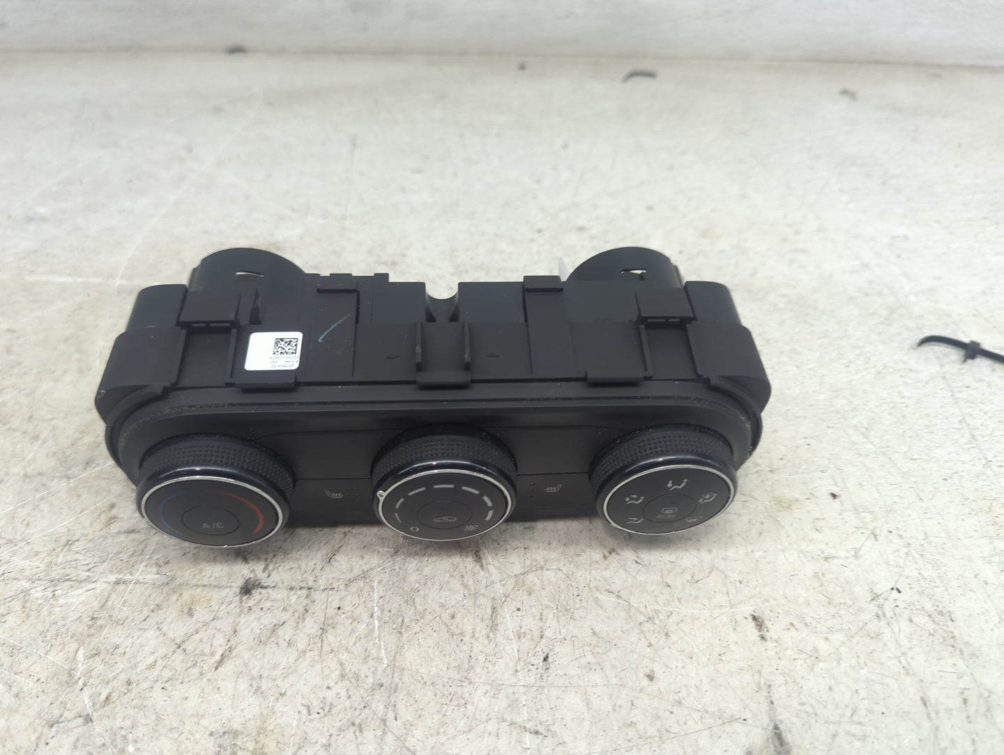 2024 Chevrolet Trax Climate Control Module Temperature AC/Heater Replacement P/N:42733710 3230100000000X, 544969533 Fits OEM