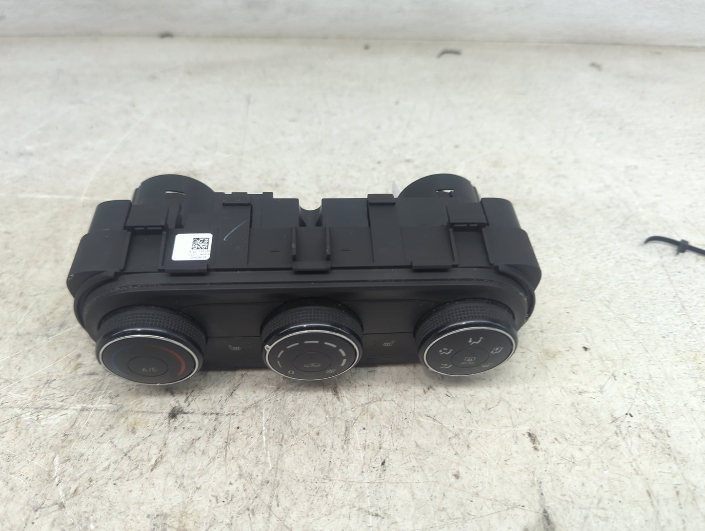 2024 Chevrolet Trax Climate Control Module Temperature AC/Heater Replacement P/N:42733710 3230100000000X, 544969533 Fits OEM