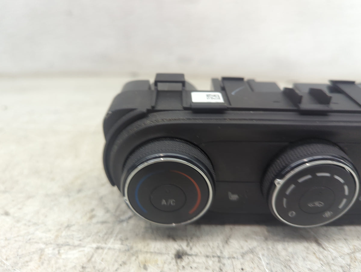 2024 Chevrolet Trax Climate Control Module Temperature AC/Heater Replacement P/N:42733710 3230100000000X, 544969533 Fits OEM