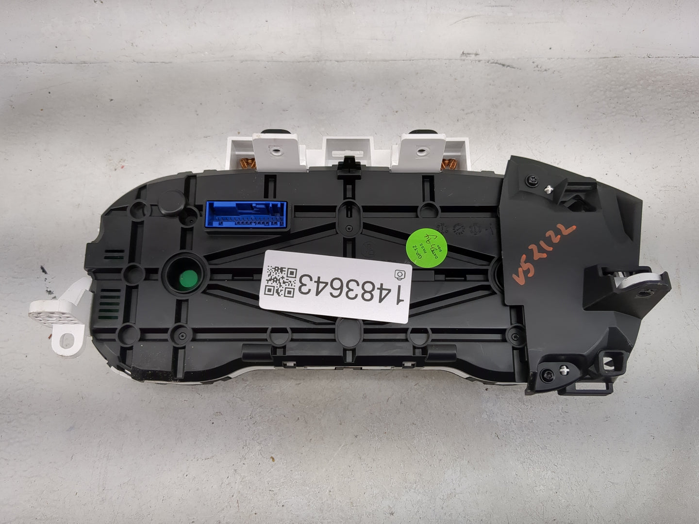 2024 Chevrolet Trax Instrument Cluster Speedometer Gauges P/N:60007564 7110500000000X, 688437714 Miles: Fits OEM Used Auto P