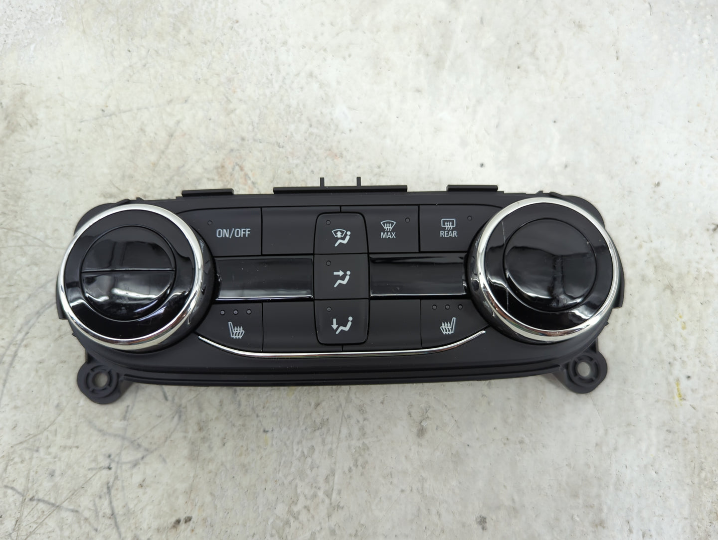 2024 Chevrolet Trax Climate Control Module Temperature AC/Heater Replacement Fits Fits 2021 2022 OEM Used Auto Parts - Oemus