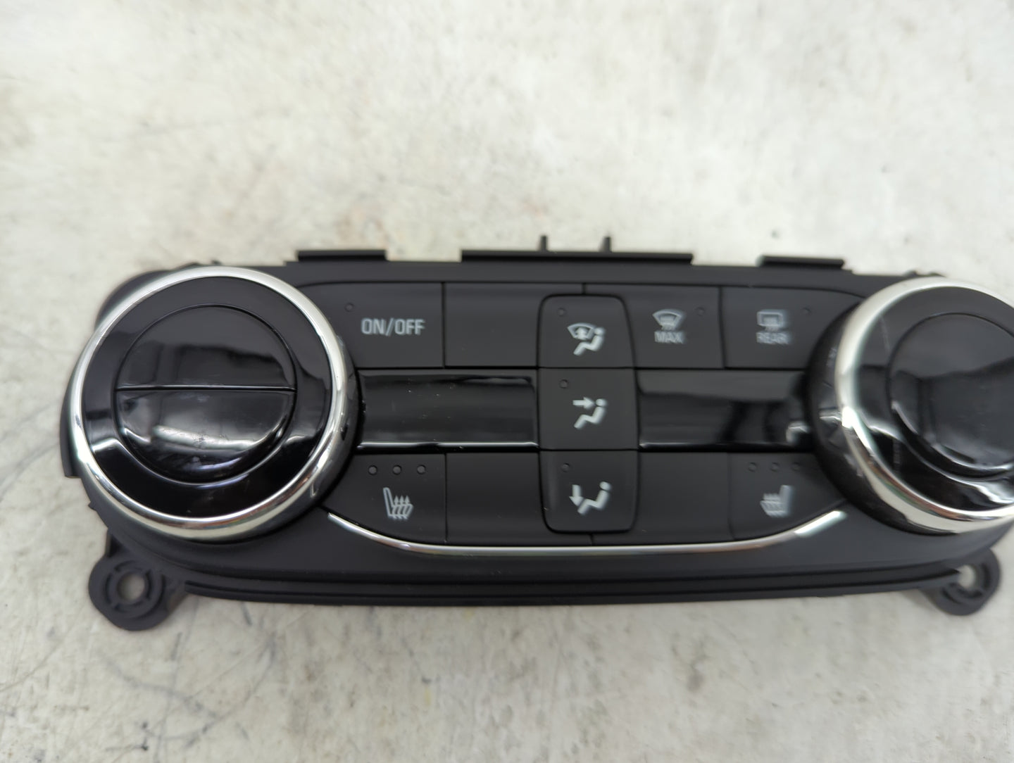 2024 Chevrolet Trax Climate Control Module Temperature AC/Heater Replacement Fits Fits 2021 2022 OEM Used Auto Parts - Oemus