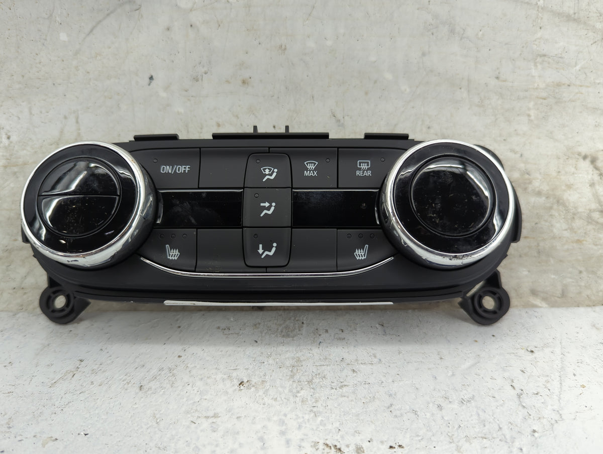 2024 Chevrolet Trax Climate Control Module Temperature AC/Heater Replacement P/N:42854938 7370200000000X Fits Fits 2021 2022