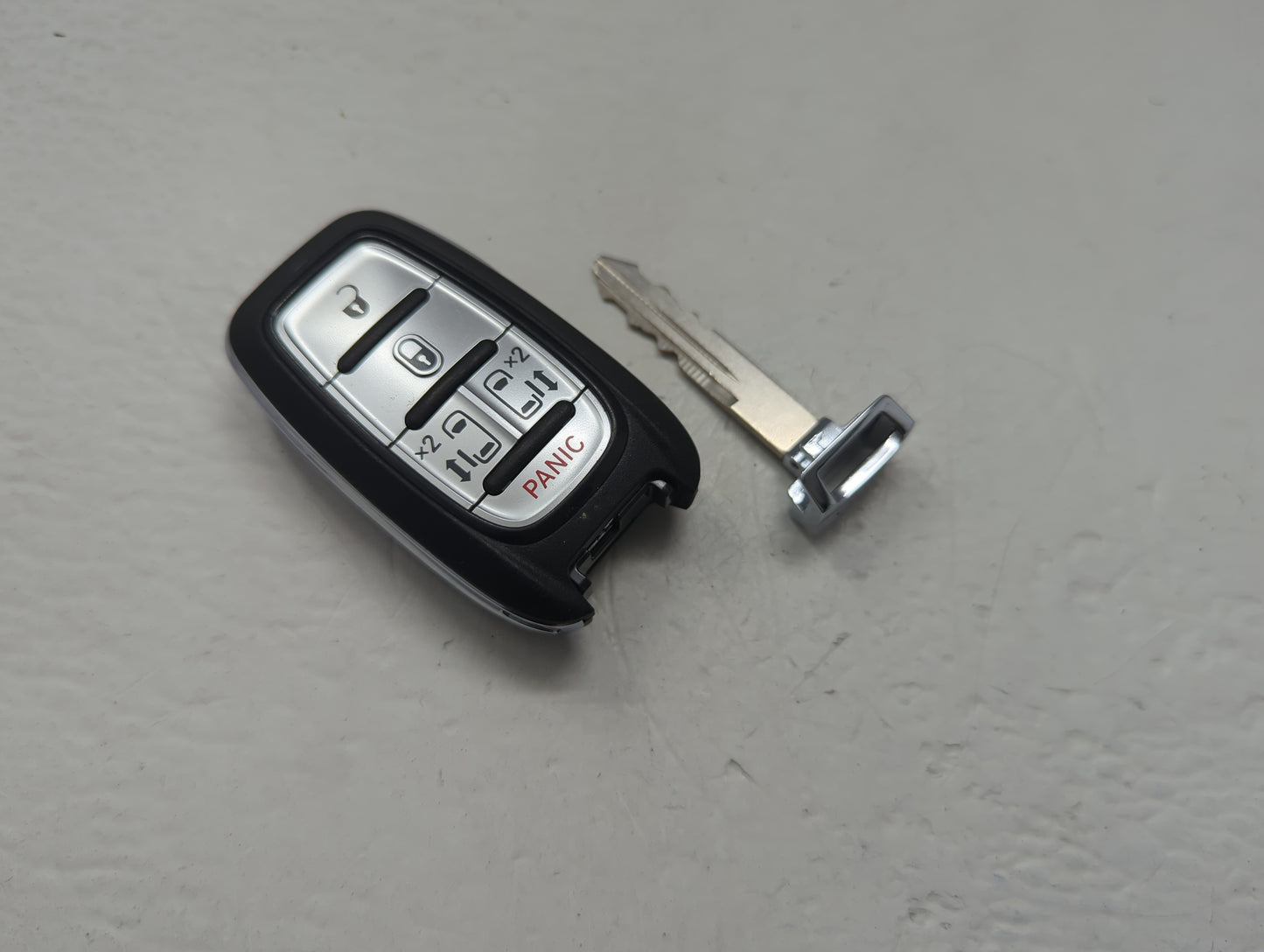 Chrysler Pacifica Keyless Entry Remote Fob M3N-97395900 68241533 AB-AD 5 buttons - Oemusedautoparts1.com