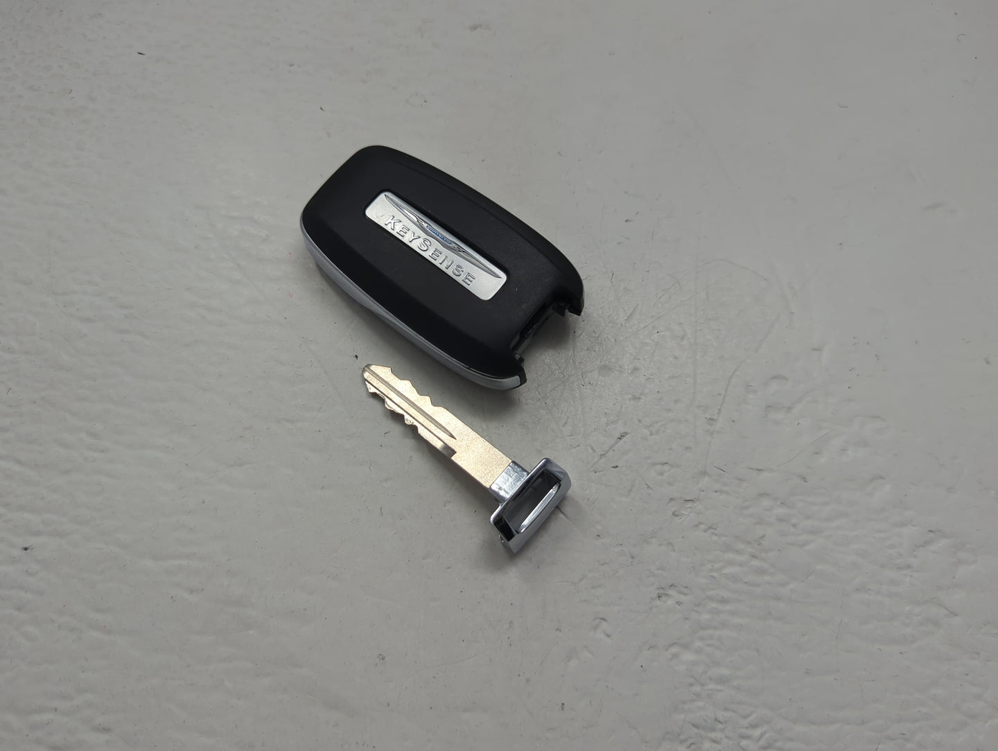 Chrysler Pacifica Keyless Entry Remote Fob M3N-97395900 68241533 AB-AD 5 buttons - Oemusedautoparts1.com