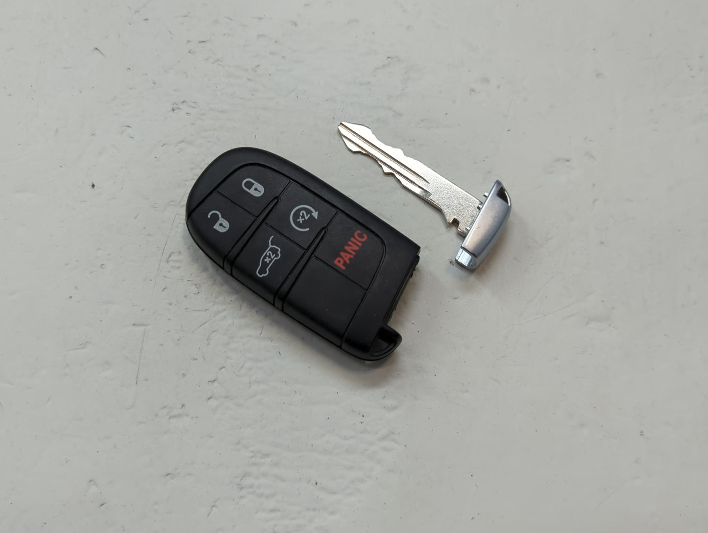 Dodge Durango Keyless Entry Remote Fob M3N-40821302 68143505 | 68240167 - Oemusedautoparts1.com
