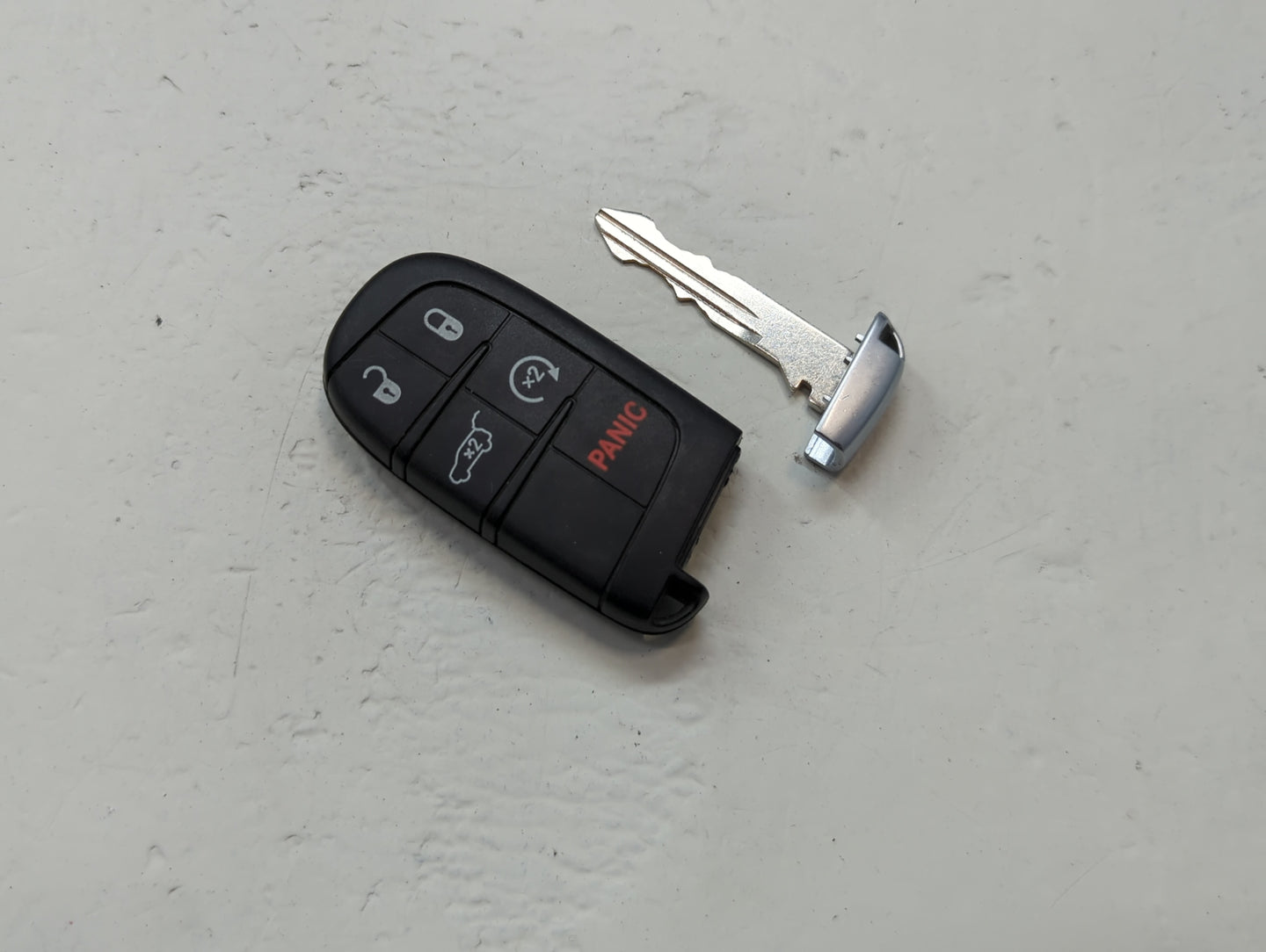 Dodge Durango Keyless Entry Remote Fob M3N-40821302 68143505 | 68240167 - Oemusedautoparts1.com