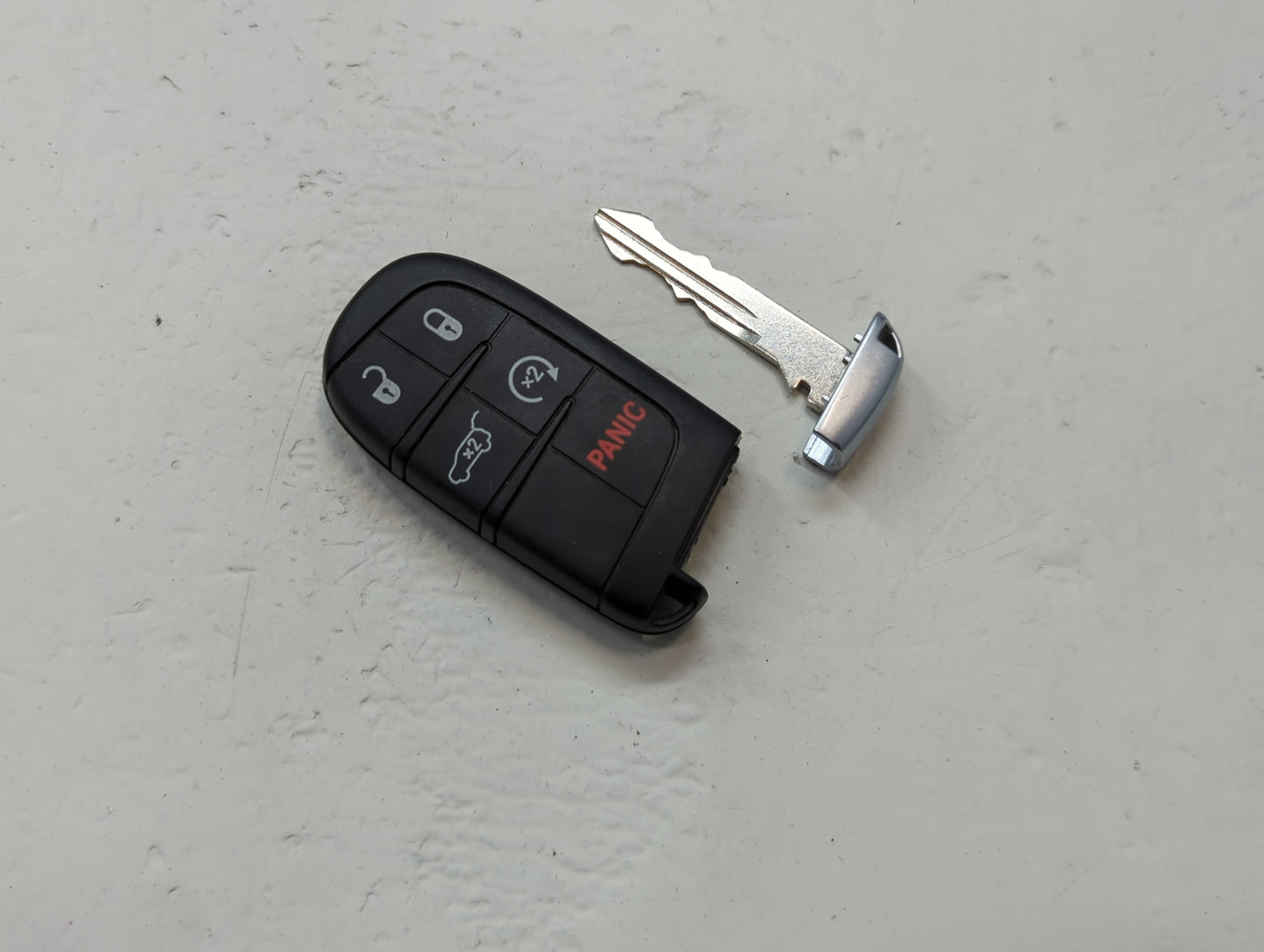 Dodge Durango Keyless Entry Remote Fob M3N-40821302 68143505 | 68240167 - Oemusedautoparts1.com