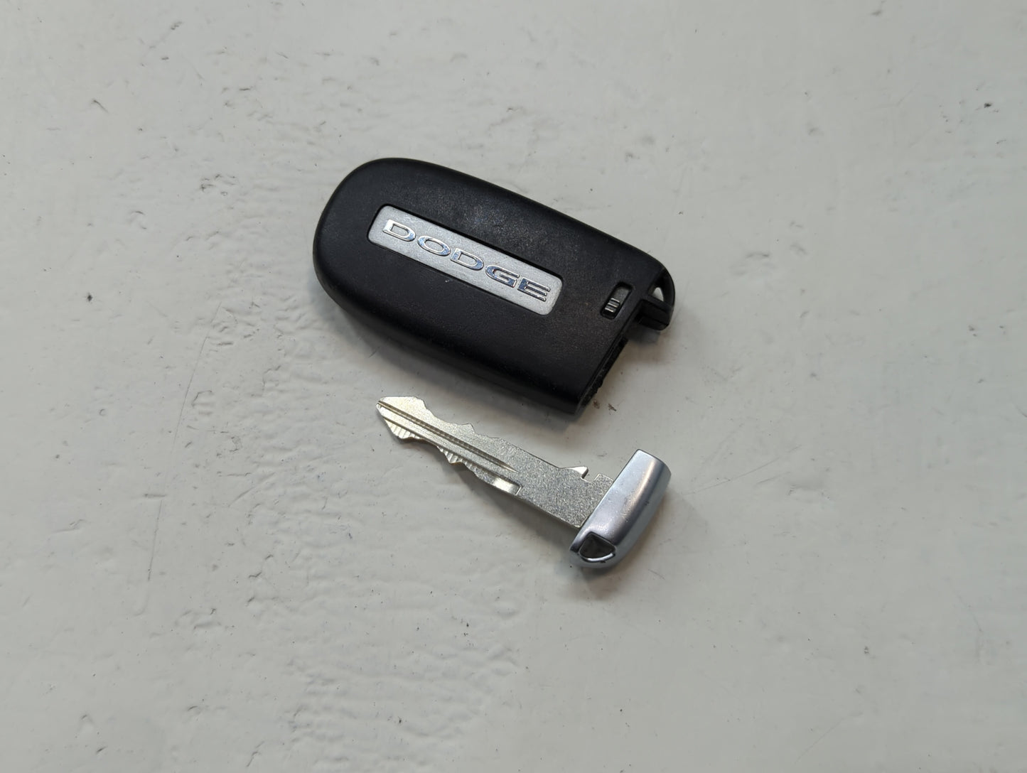 Dodge Durango Keyless Entry Remote Fob M3N-40821302 68143505 | 68240167 - Oemusedautoparts1.com