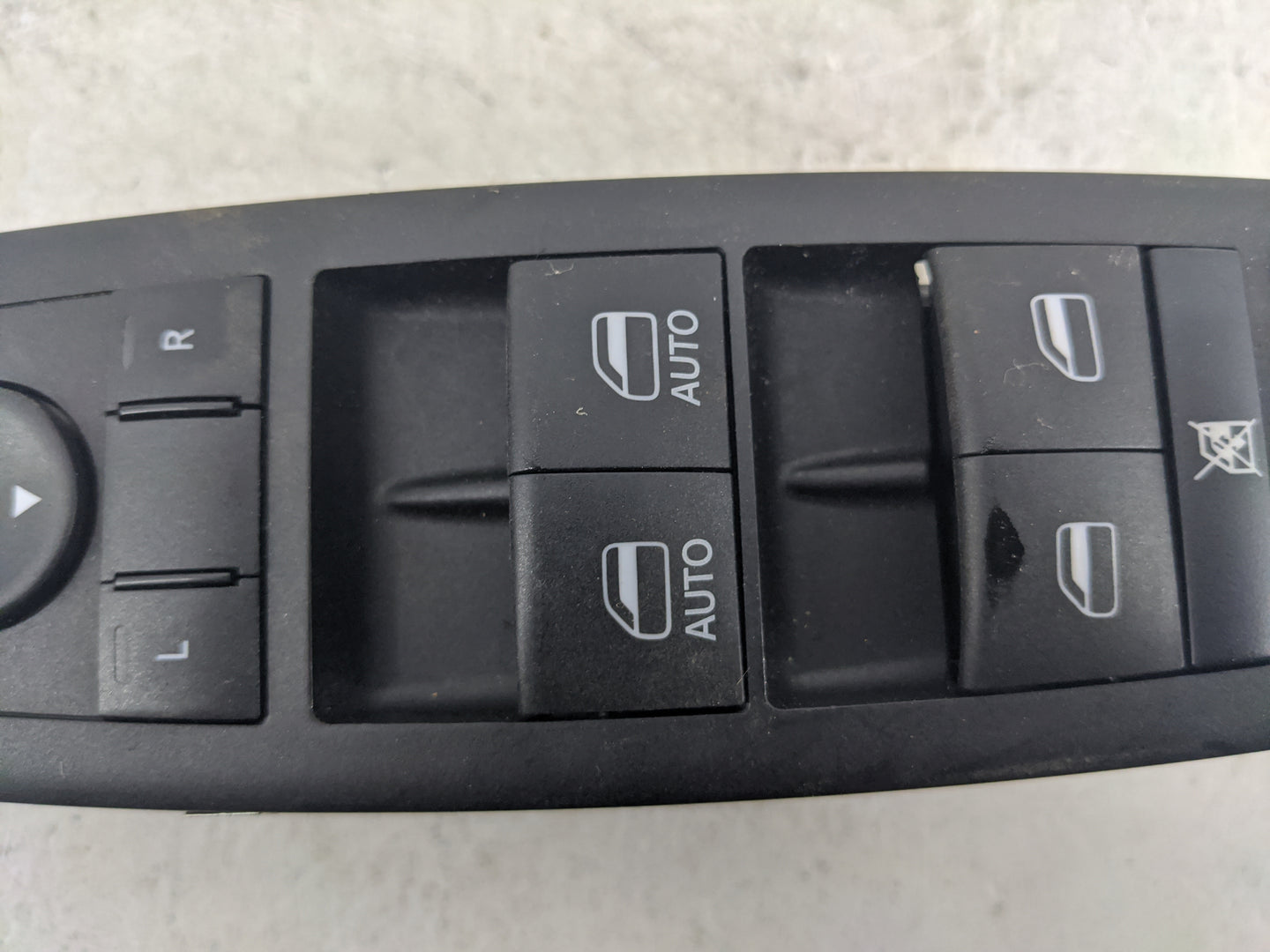 2022 Dodge Durango Master Power Window Switch Replacement Driver Side Left P/N:68590590AA 10530683, 86390B Fits OEM Used Aut