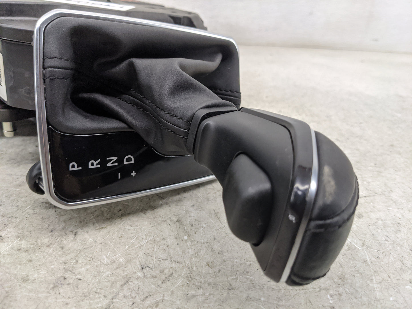 2024 Dodge Hornet Floor Console Assembly Shifter Black - Oemusedautoparts1.com